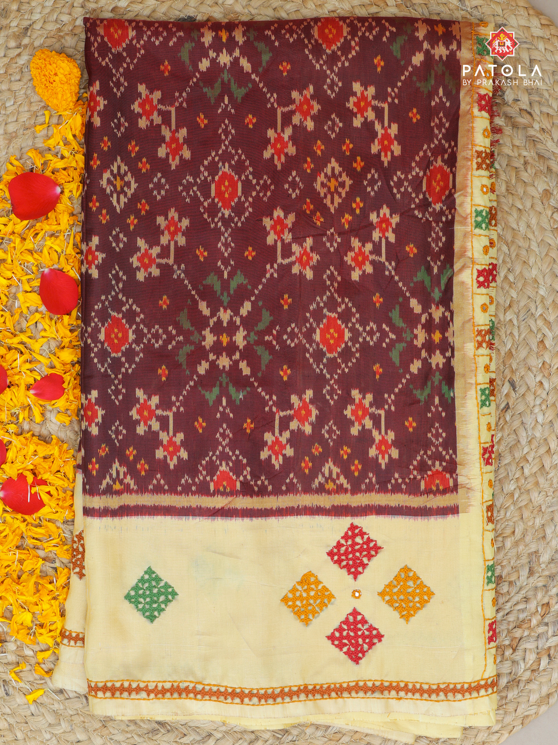 Masterpiece Navratna Design with kutchi pure Handwork