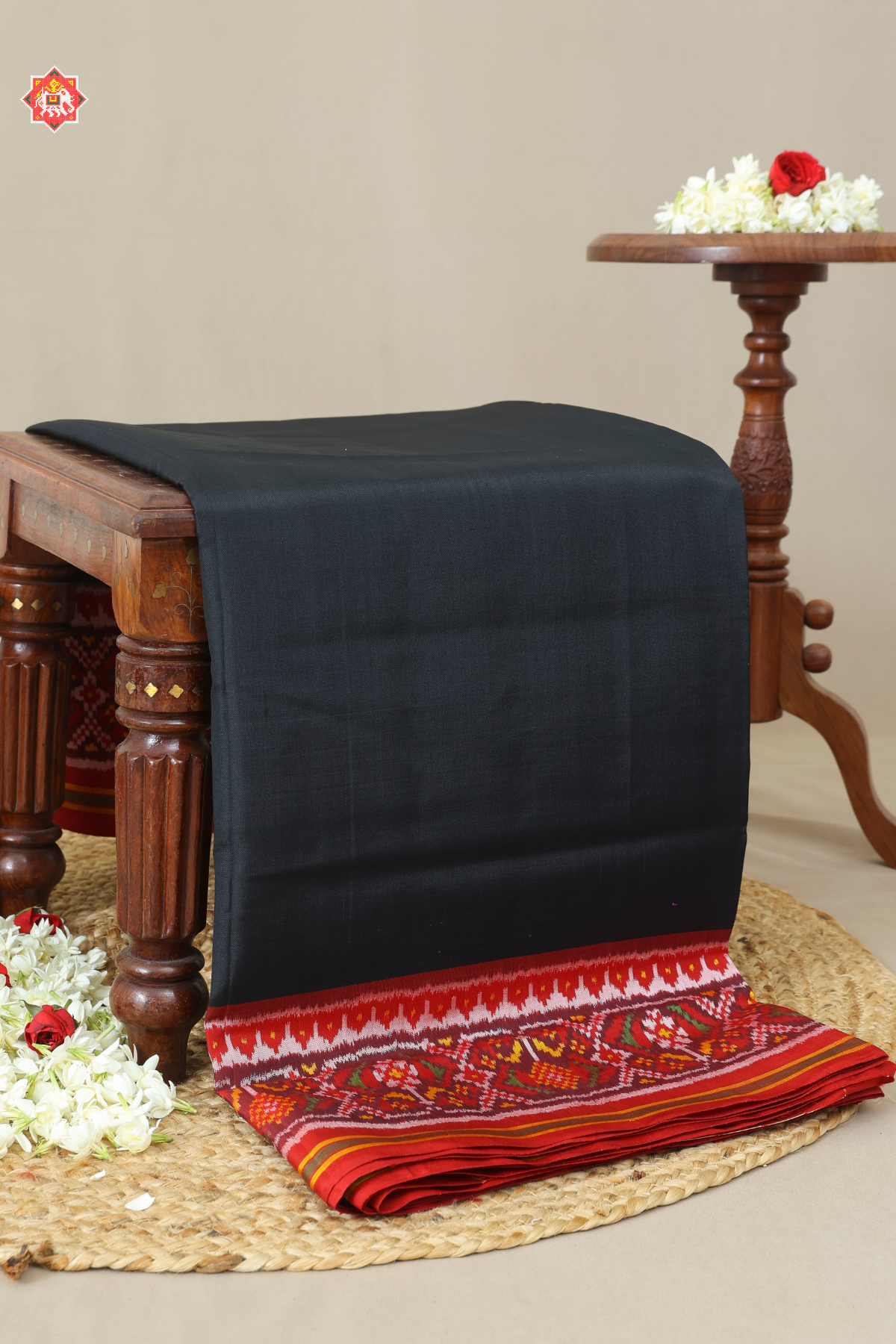 Plain patola with ghughroo border & blouse patola design semi double ikat patola saree