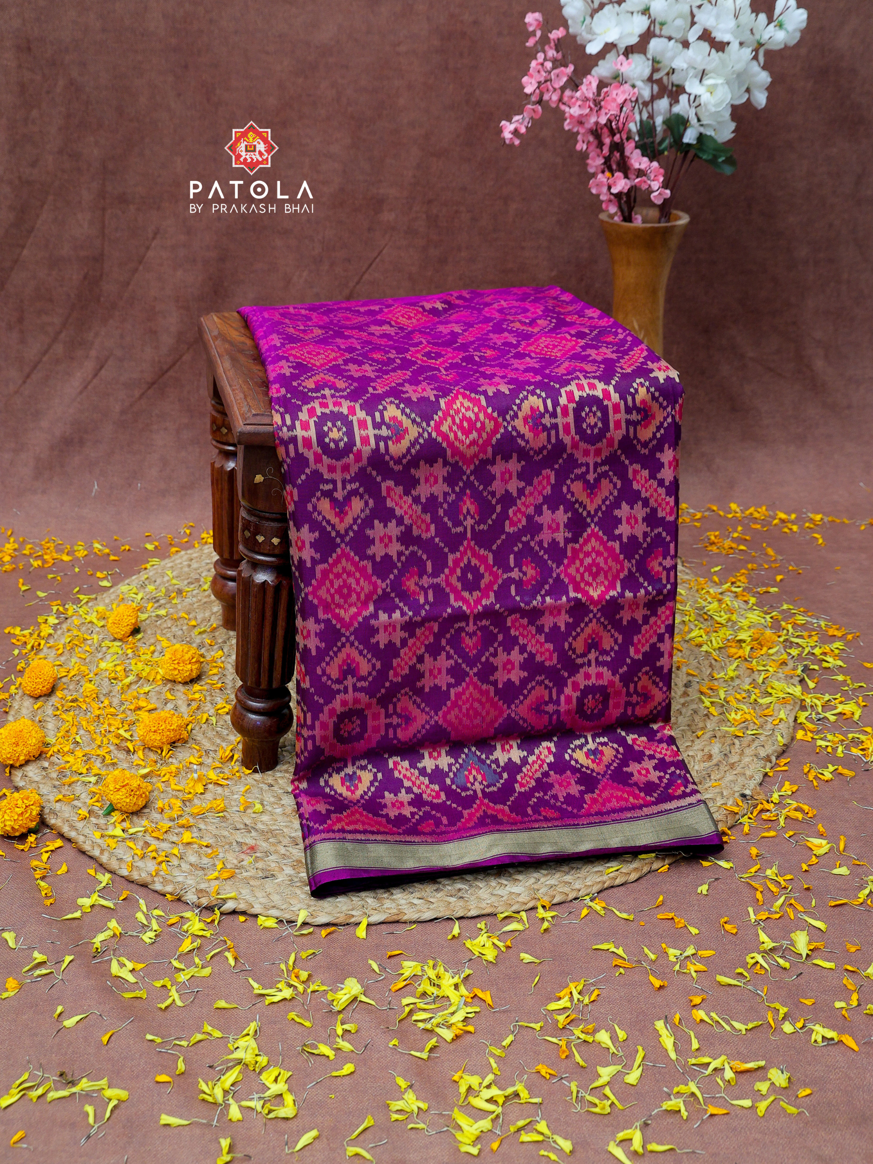 Manekchowk Navratna Mix Minakari Designer Single Ikat Patola Saree