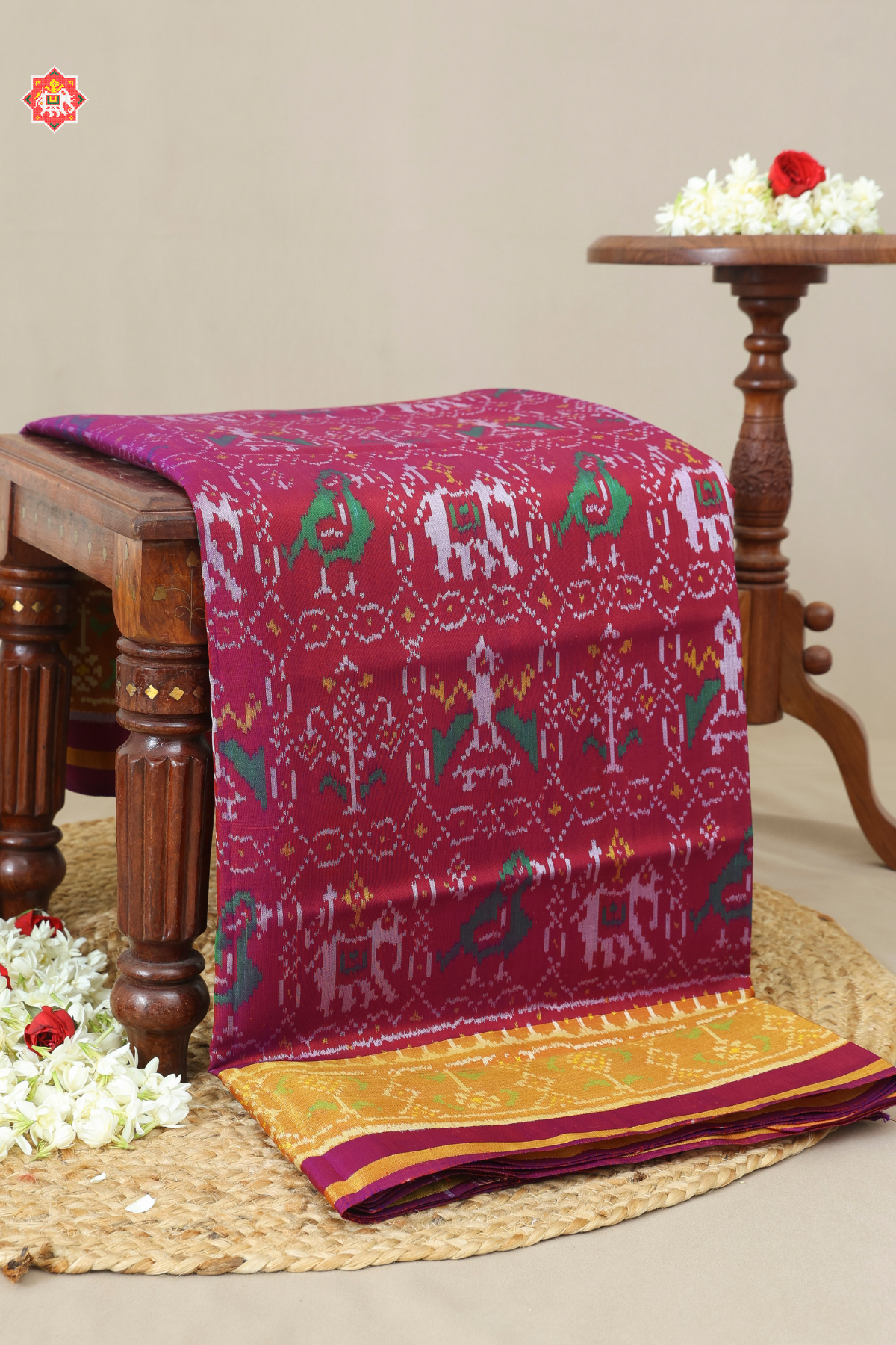 Square with motif design tissue border single ikat patola saree