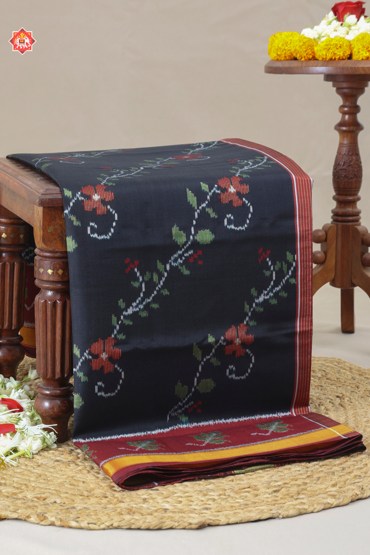 Master piece flowers with leaves design & small tissue border ( masterpiece & master weaving)