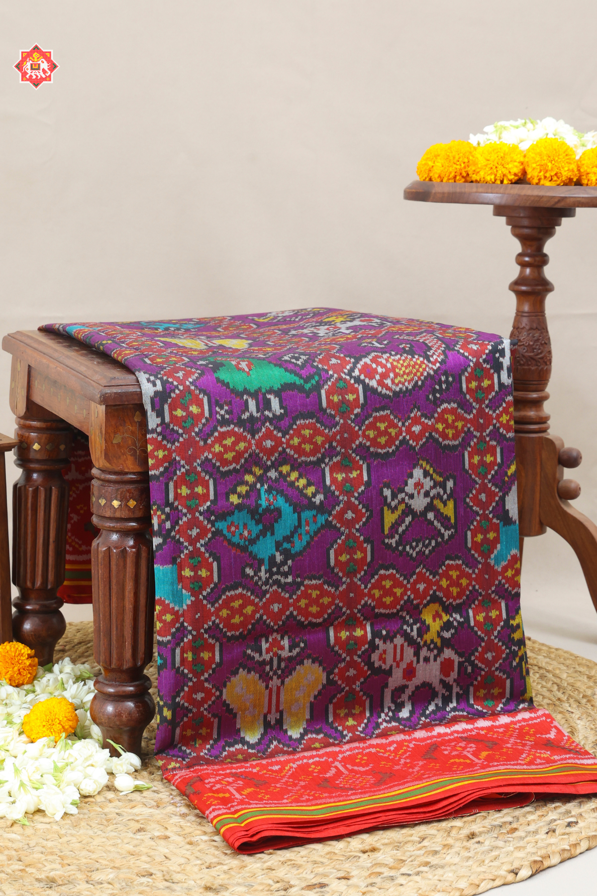 Master piece 9 motif design with pallu border contras semi double ikat patola saree