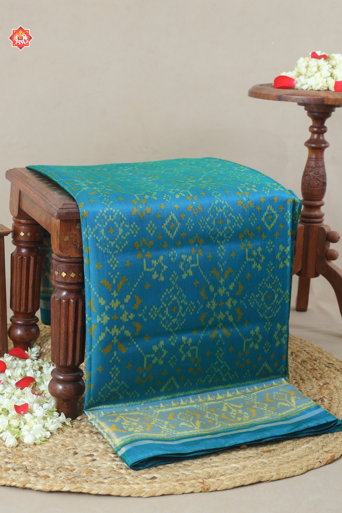 Navaratna design with big tissue border single ikat patola saree