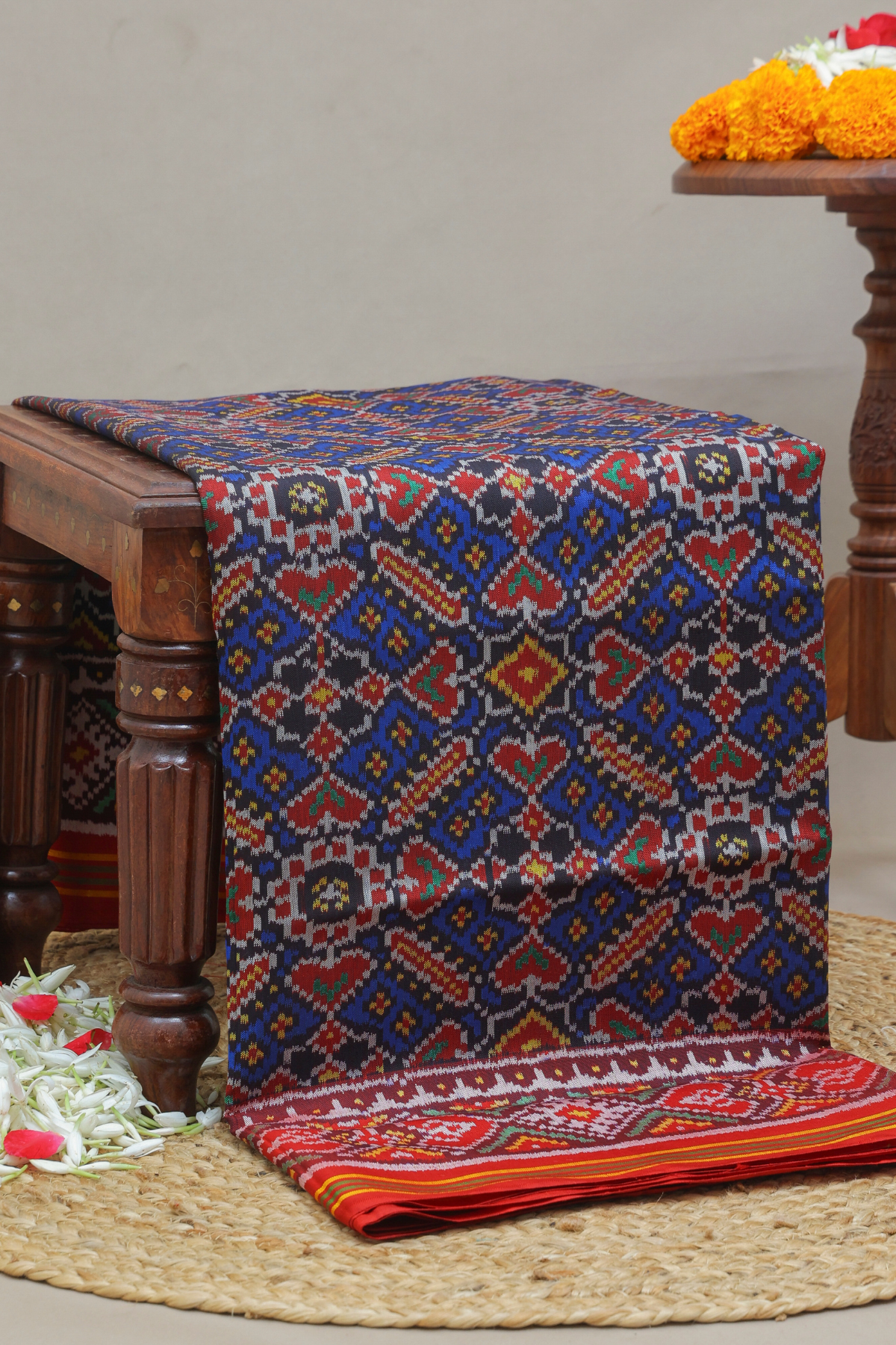 Manek chowk design with pallu border traditional semi double ikat patola saree
