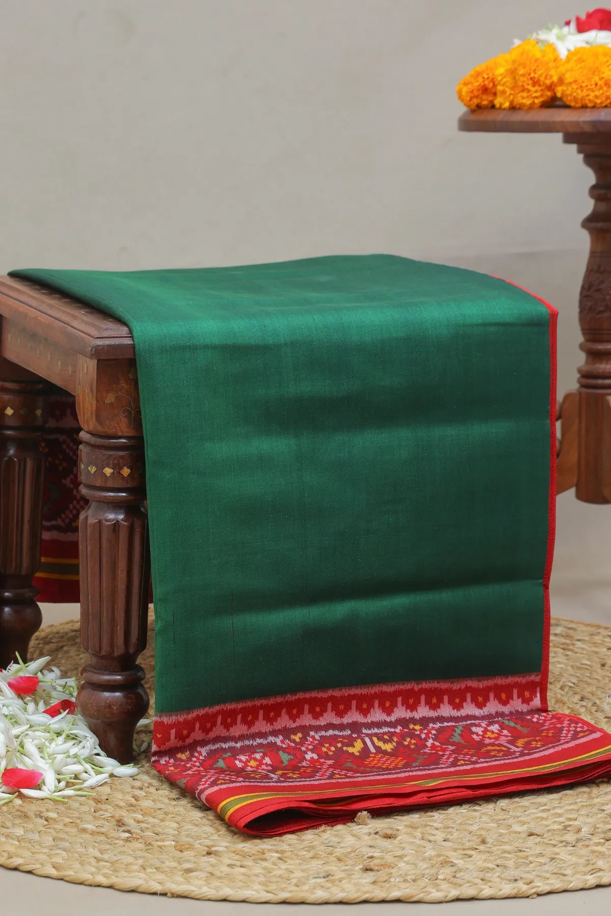 Plain patola with border pallu & blouse patola design semi double ikat patola saree