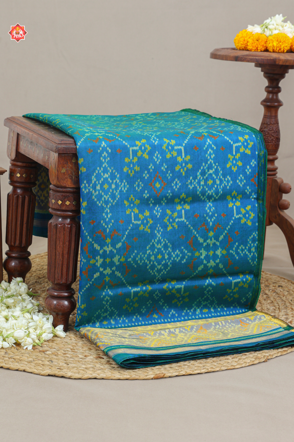 Navratna design with big tissue border single ikat patola saree