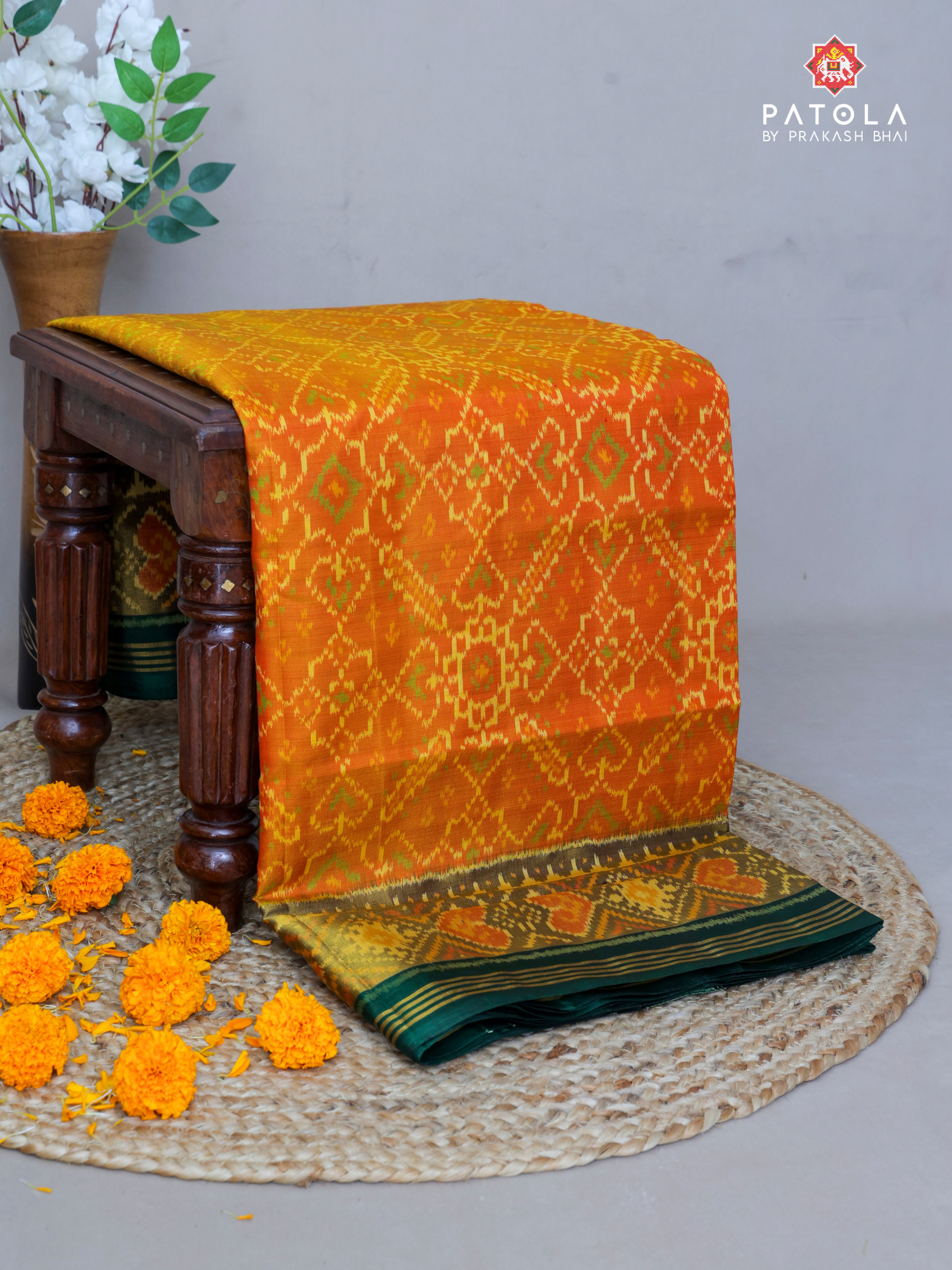 Pan Chanda - Manekchowk Design Single Ikat Patola Saree