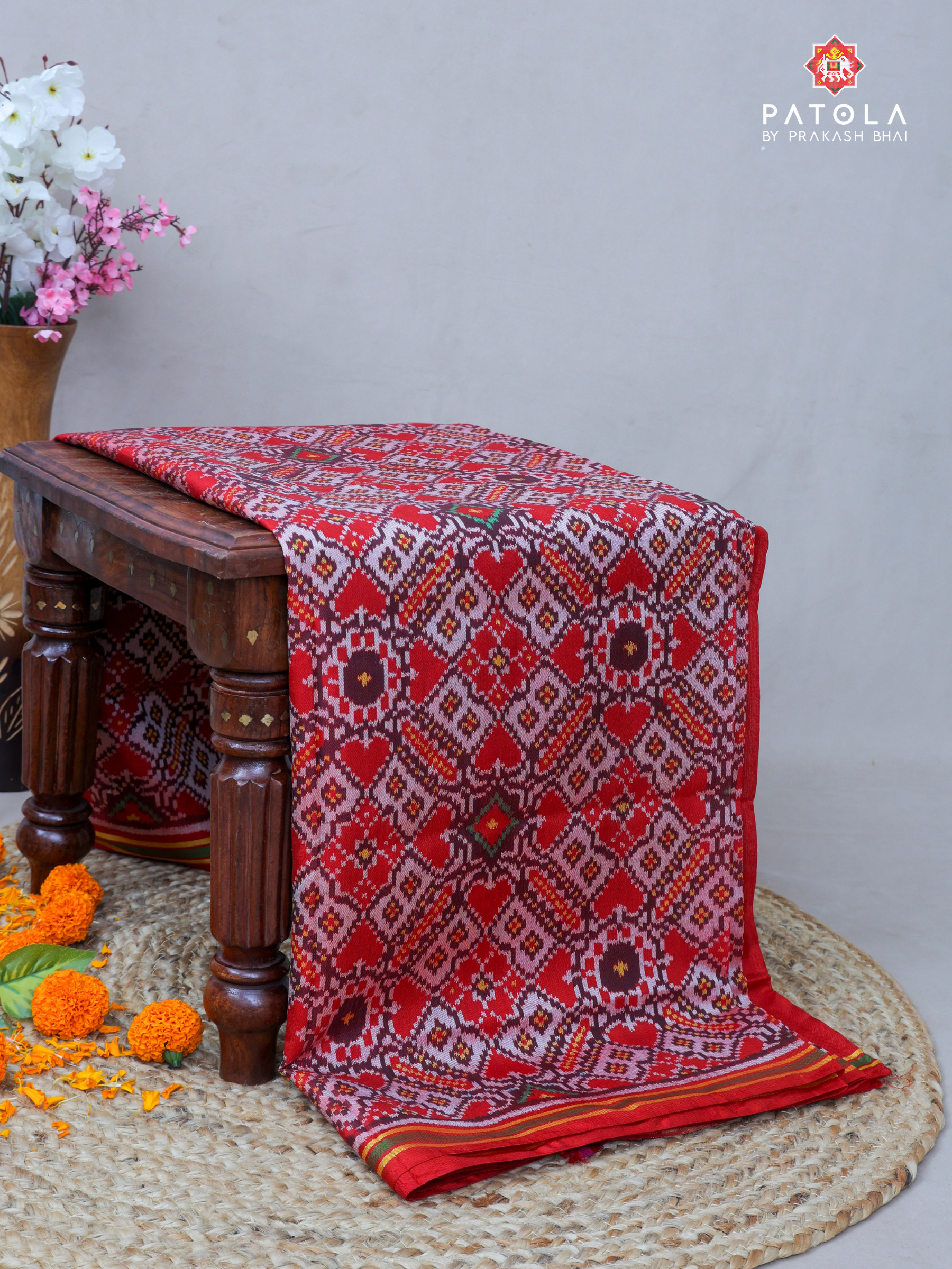 Off-White With Red Manekchowk Designer Semi Double Ikat Patola Saree