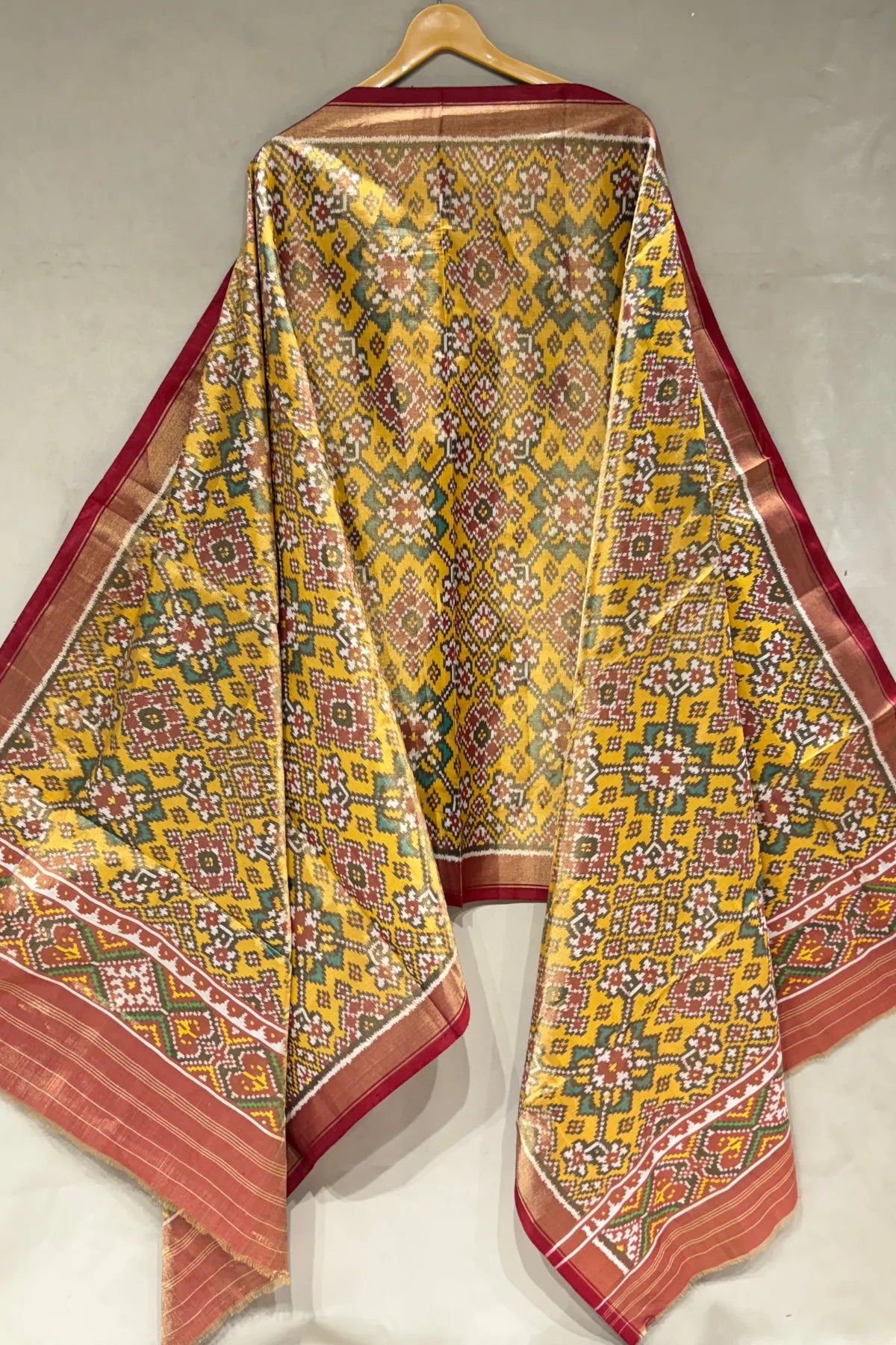 Navrtan design minakari work tissue patola dupatta