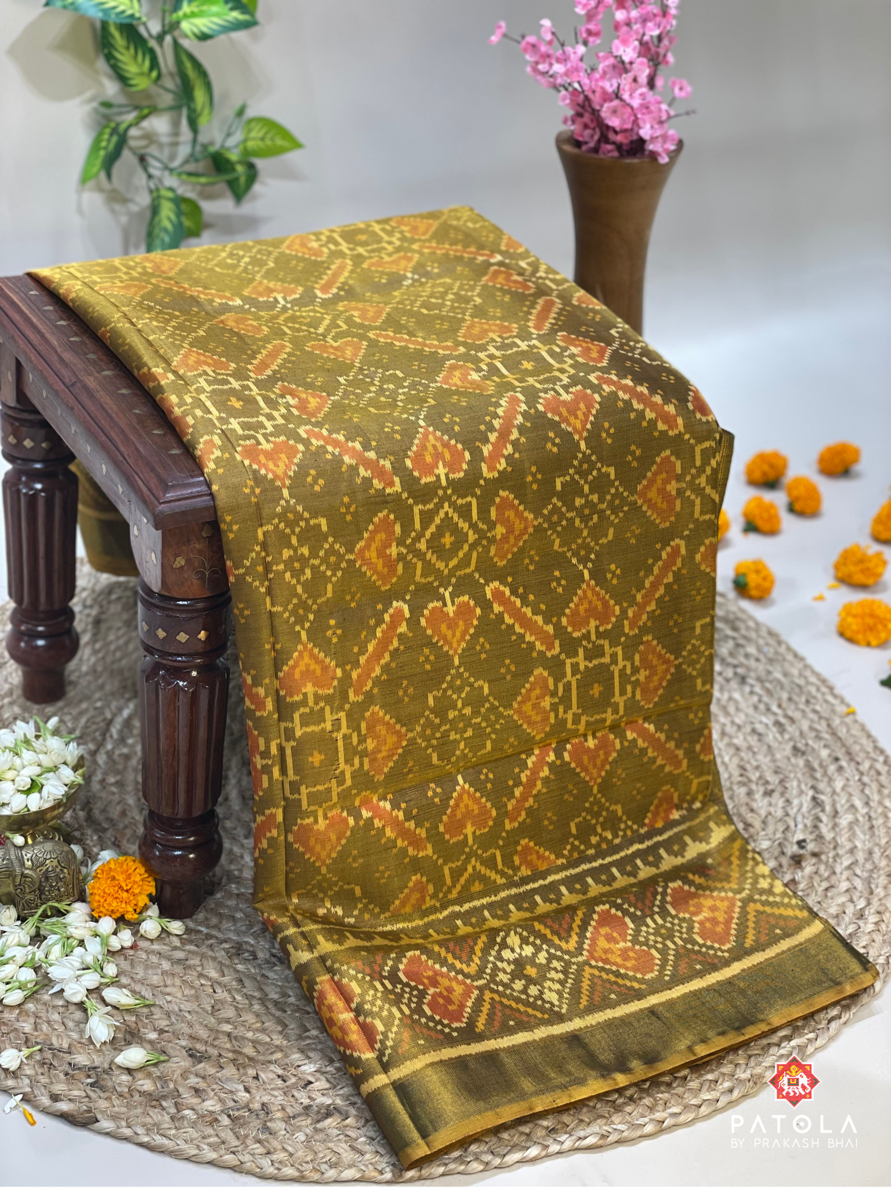 Manekchowk Design With Selaari Border Single Ikat Patola Saree