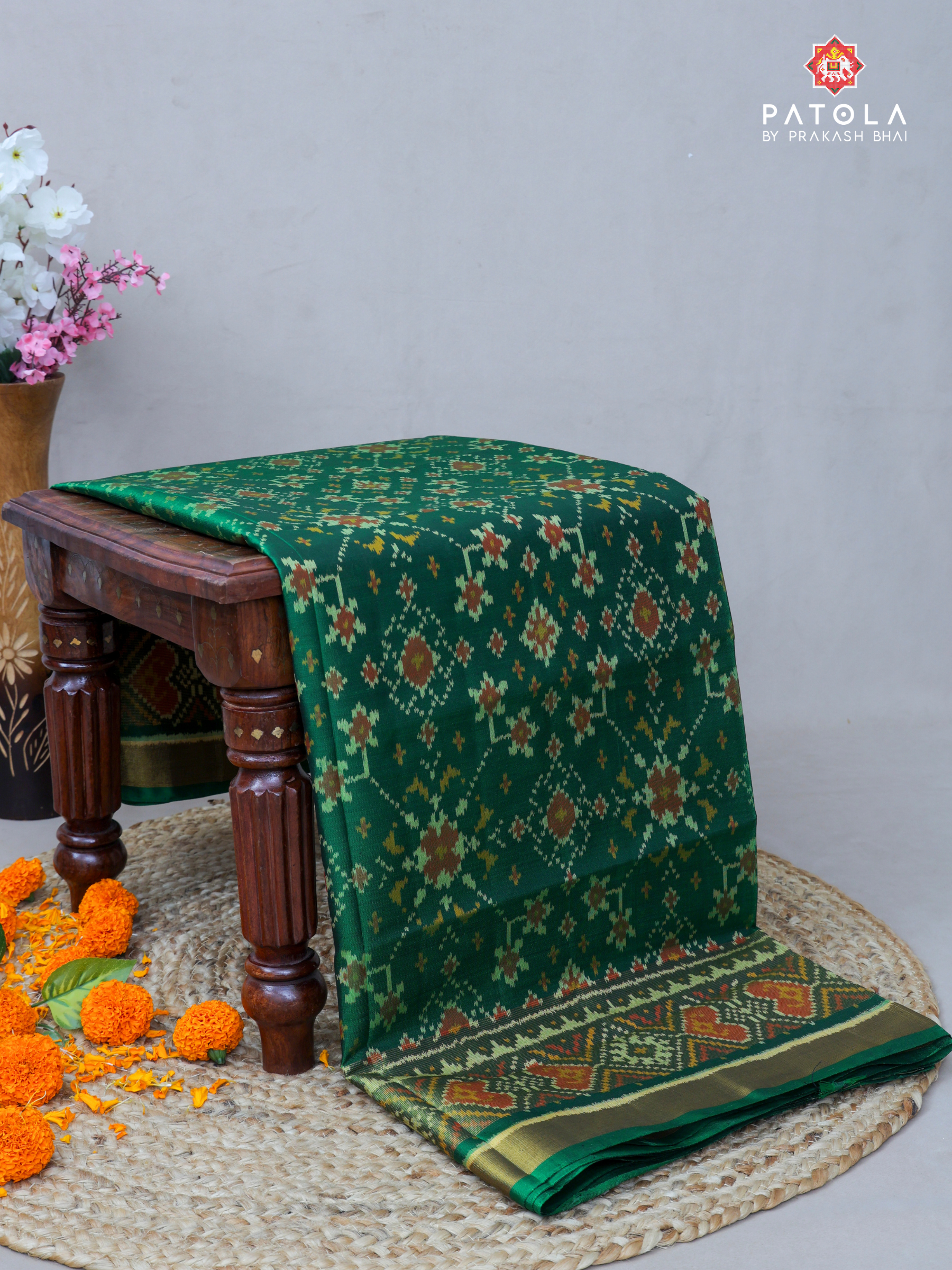 Selaari Border With Green Navratna Single Ikat Patola Saree