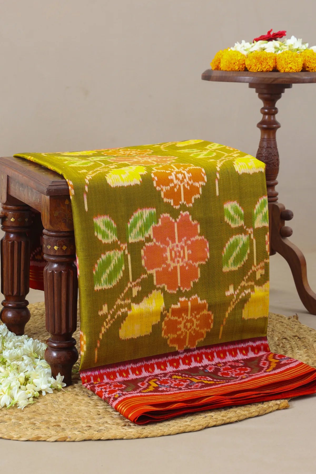Funncy flower design with pallu border traditional design semi double ikat patola saree