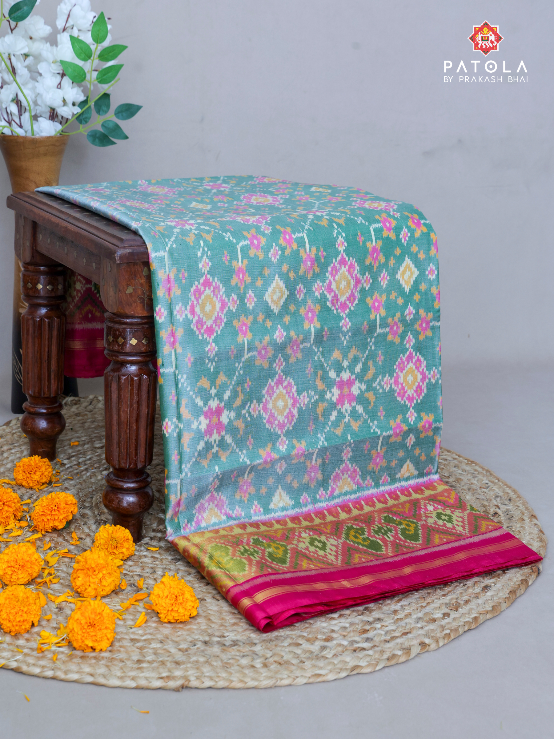 Pista Light Green With Pink Navratna Design Single Ikat Patola Saree