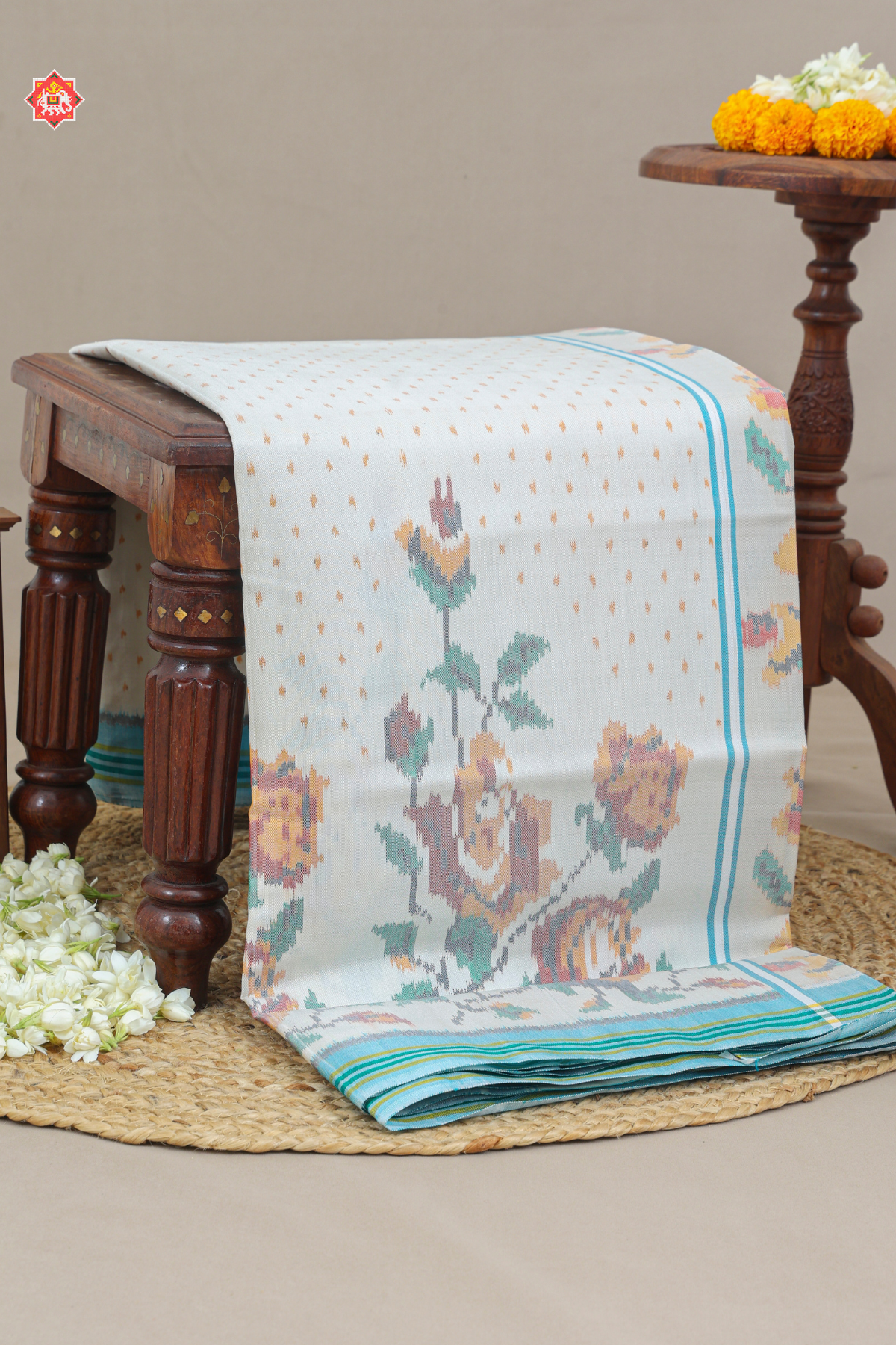Masterpiece scut border with small dots & flower design pallu Semi double ikat patola saree (summer special)