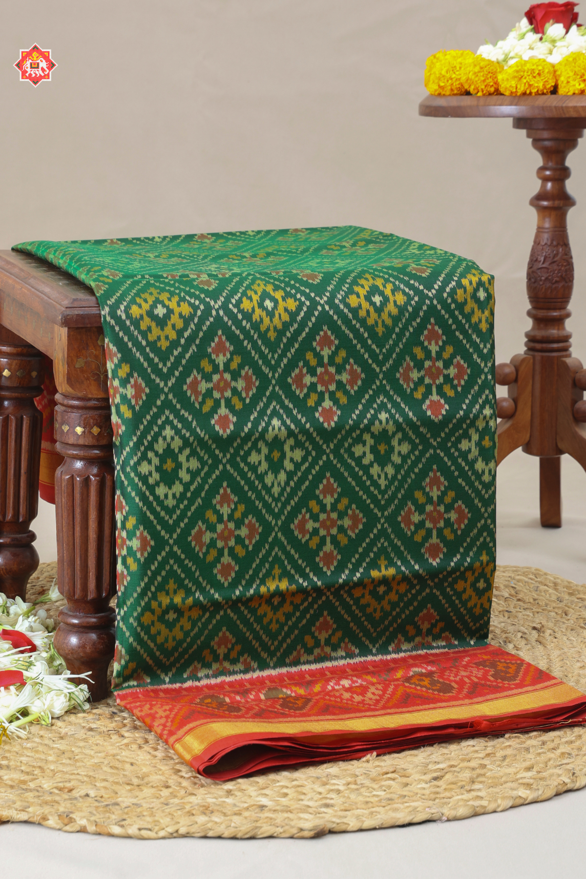 Chandabhat design with pallu border contras & small tissue border single ikat patola saree