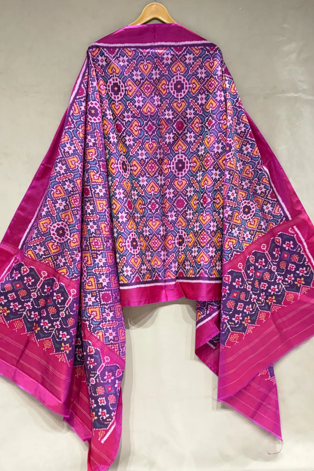 Traditional star with paan chanda semi double ikat patola dupatta