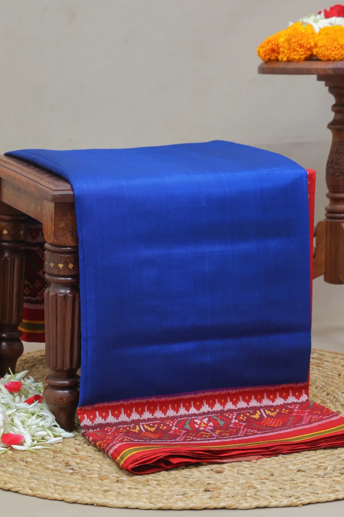 Plain patola with border pallu & blouse patola design semi double ikat patola saree