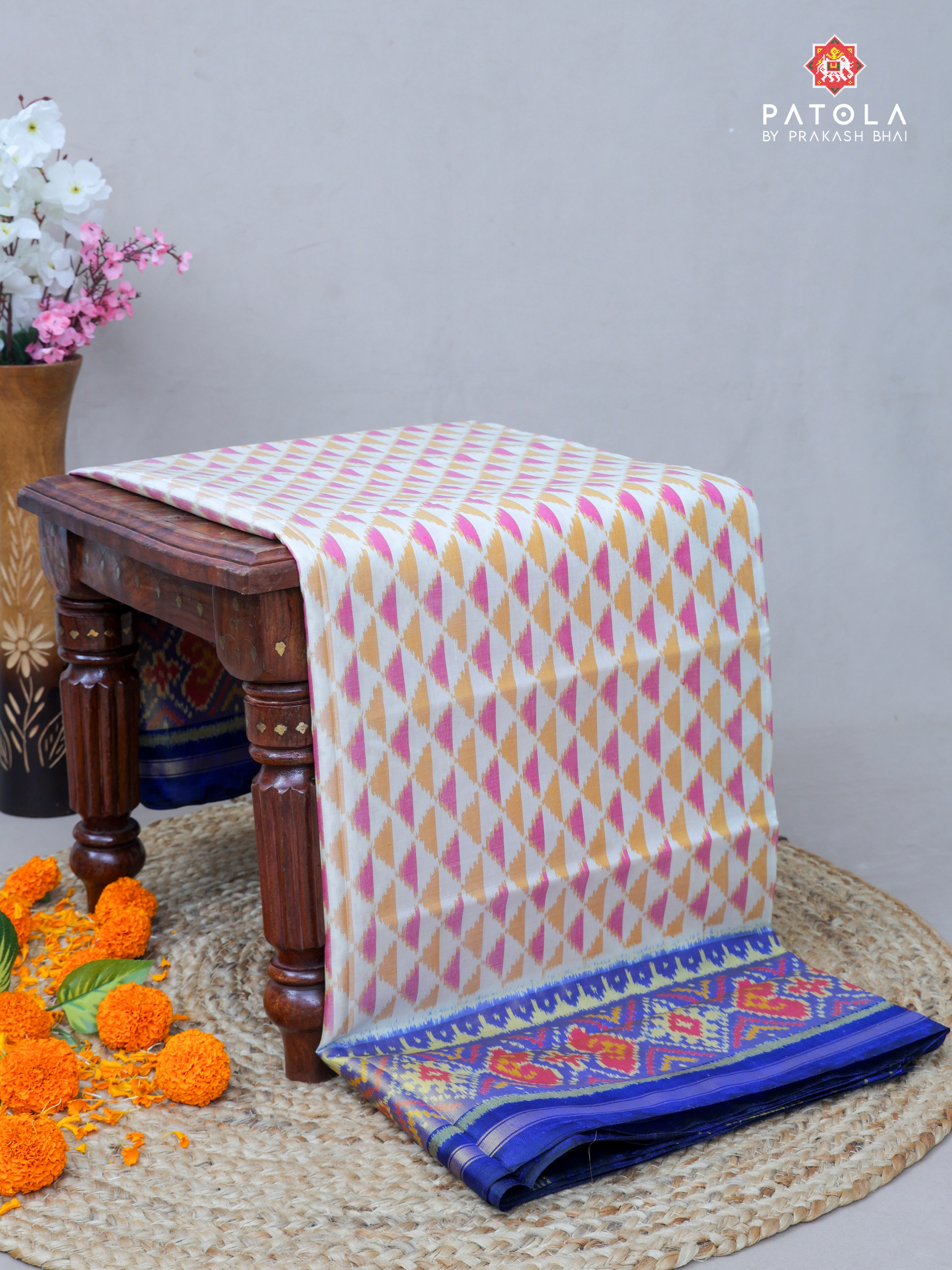 Selaari Border With Fency Design Single Ikat Patola Saree