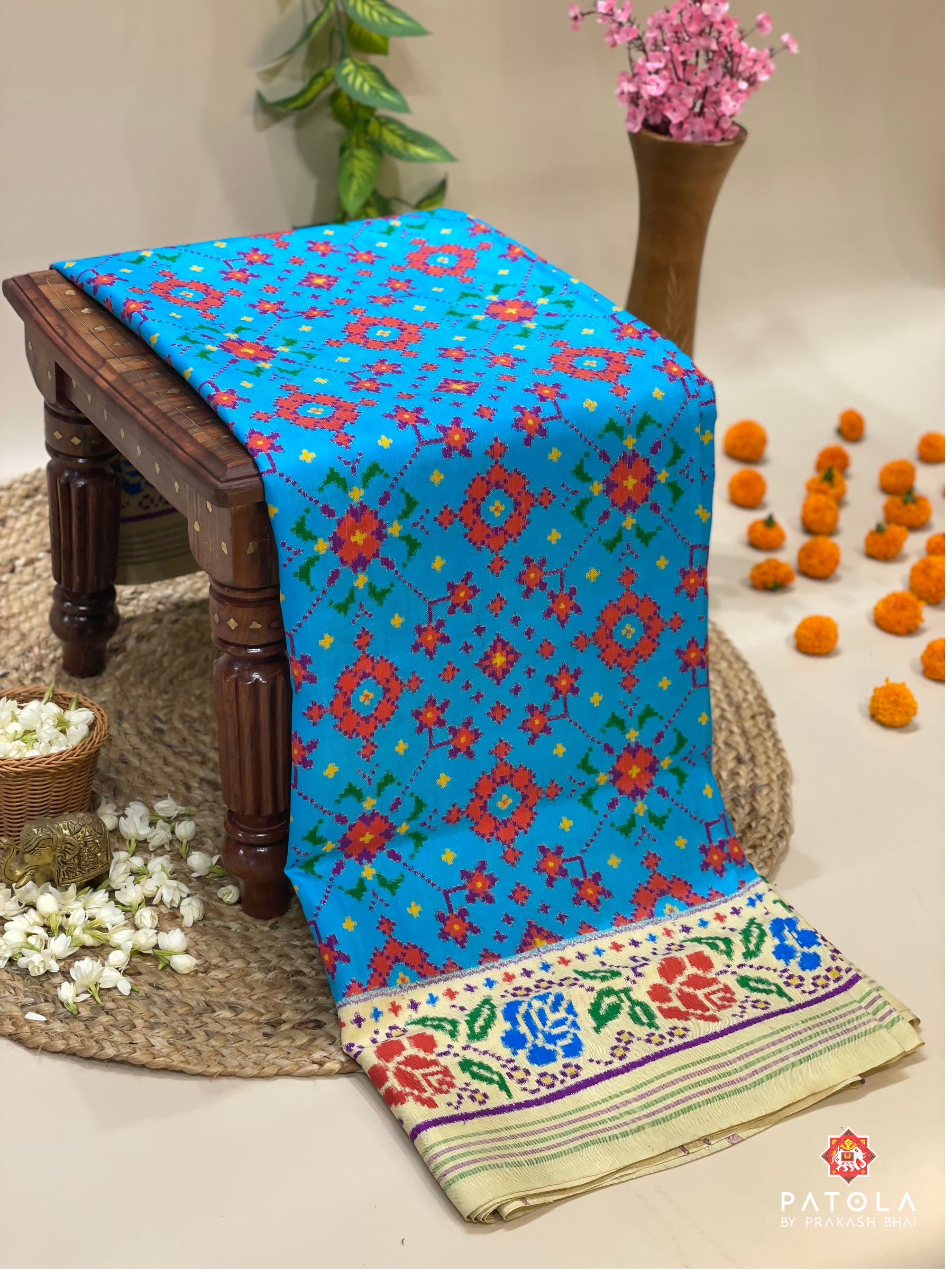 (Masterpiece) Traditional Navratna Flower Border Designer Pure Double Ikat Patola Saree