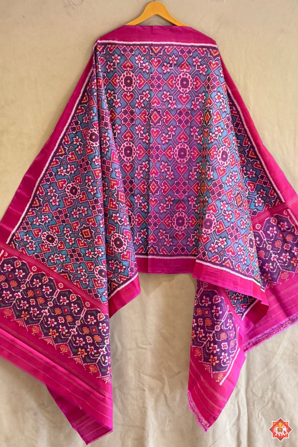 Traditional paan chanda with manek chowk design dupatta