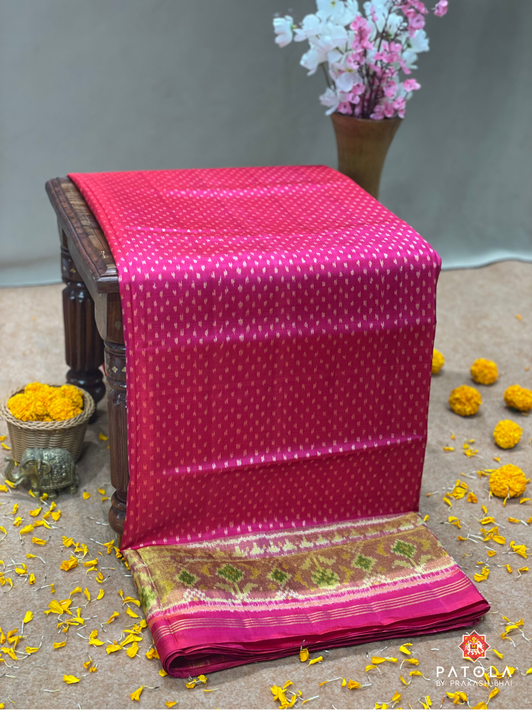 Ghughroo Border With Dots Designer Single Ikat Patola Saree