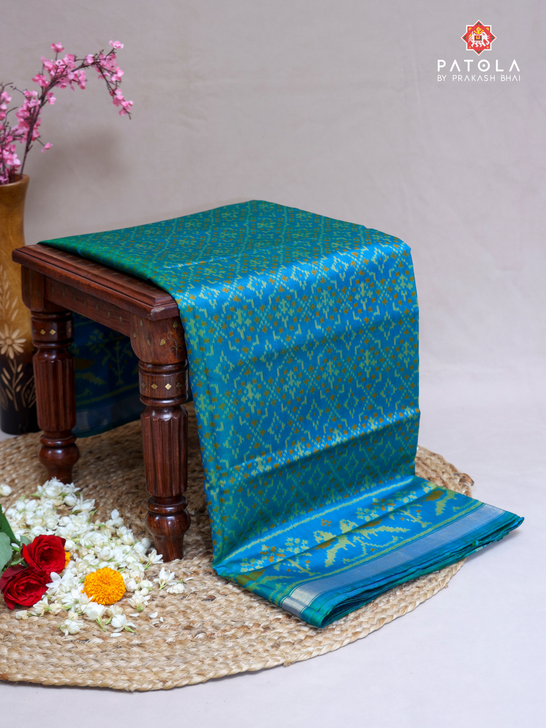 Button Phool Designer Single Ikat Patola Saree