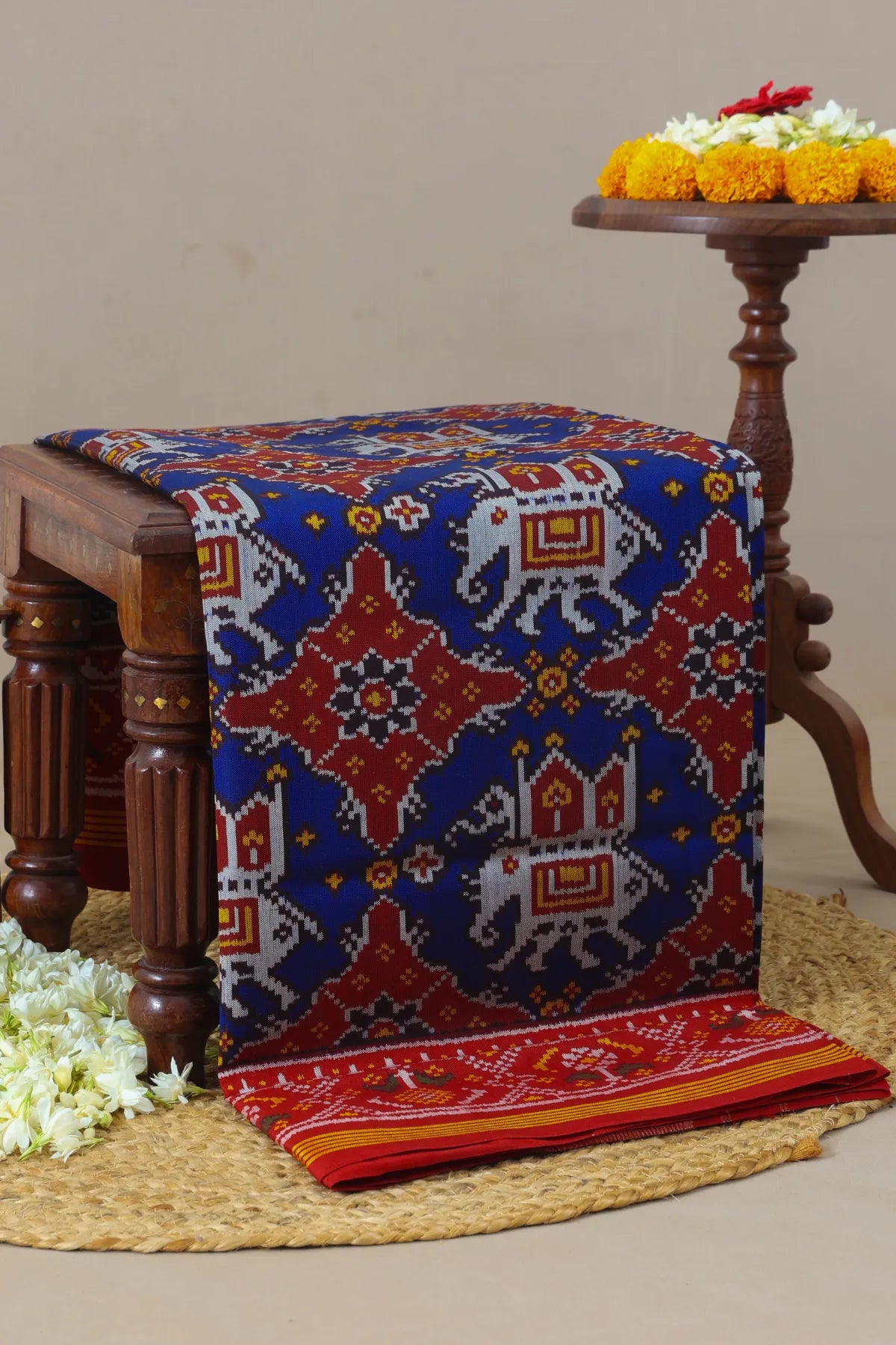 Traditional chhabdi with elephant design & ghughroo border design semi double ikat patola saree