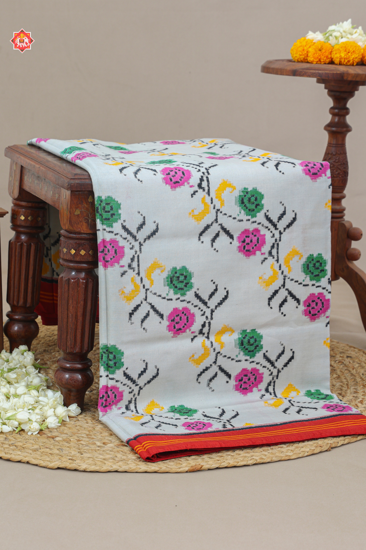 Vell designer with pallu flower design pure double ikat patola saree