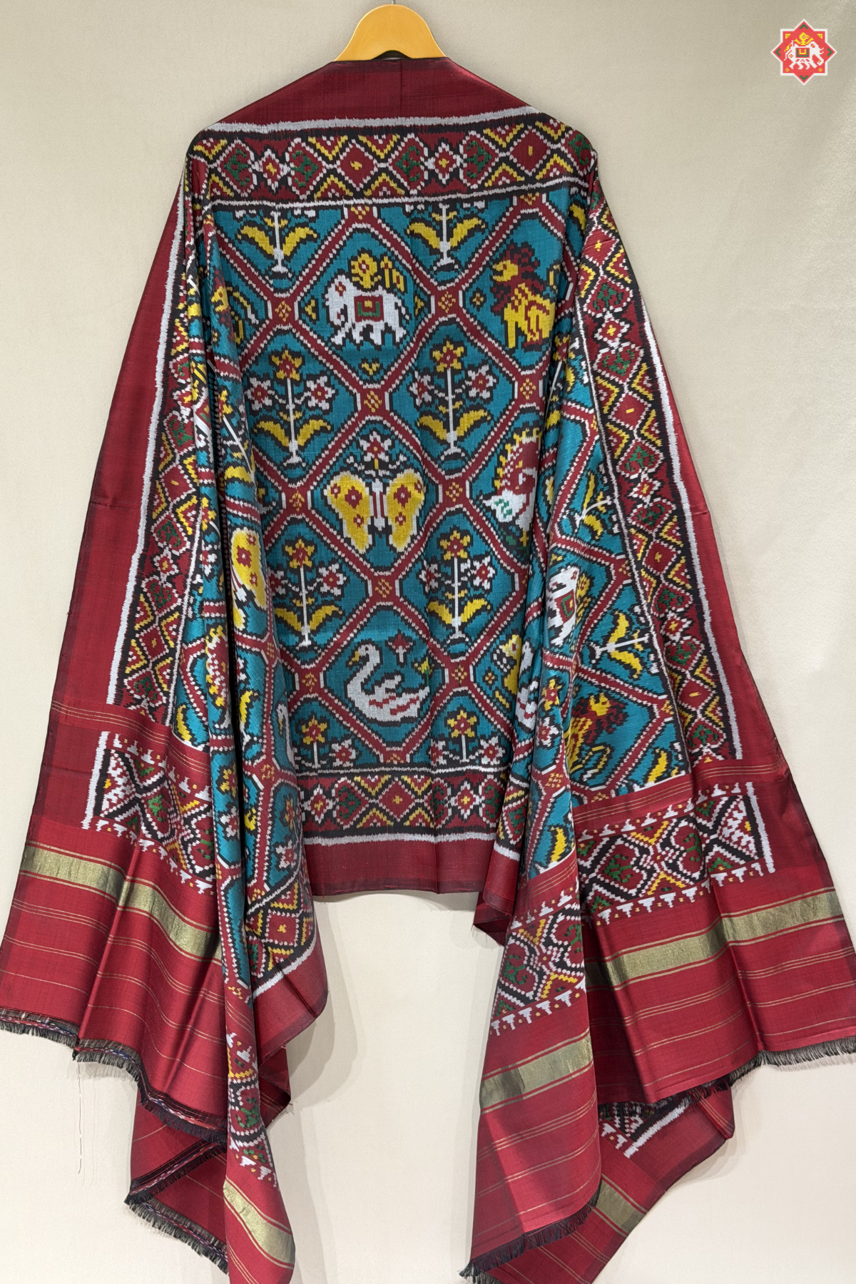 6 figures with traditional pallu border design semi double ikat patola dupatta