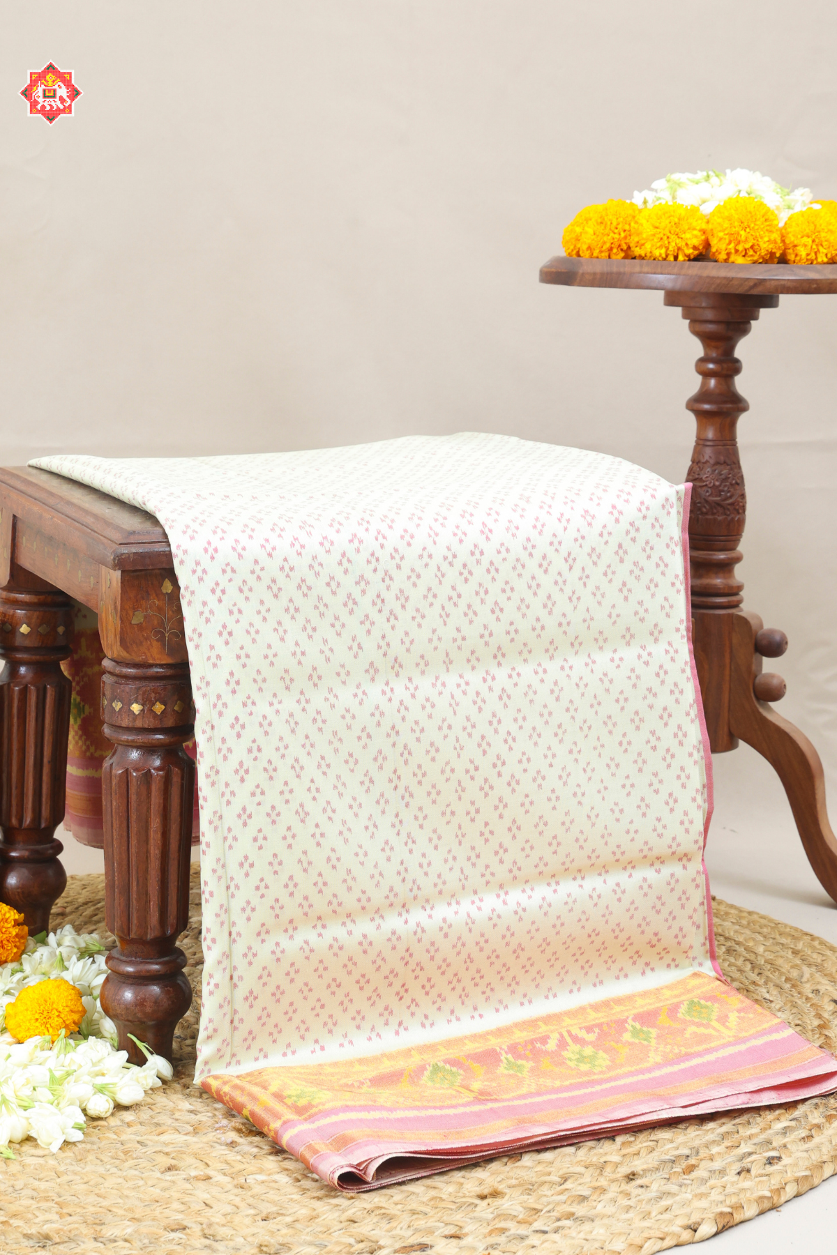 Small dots with tissue border single ikat patola saree