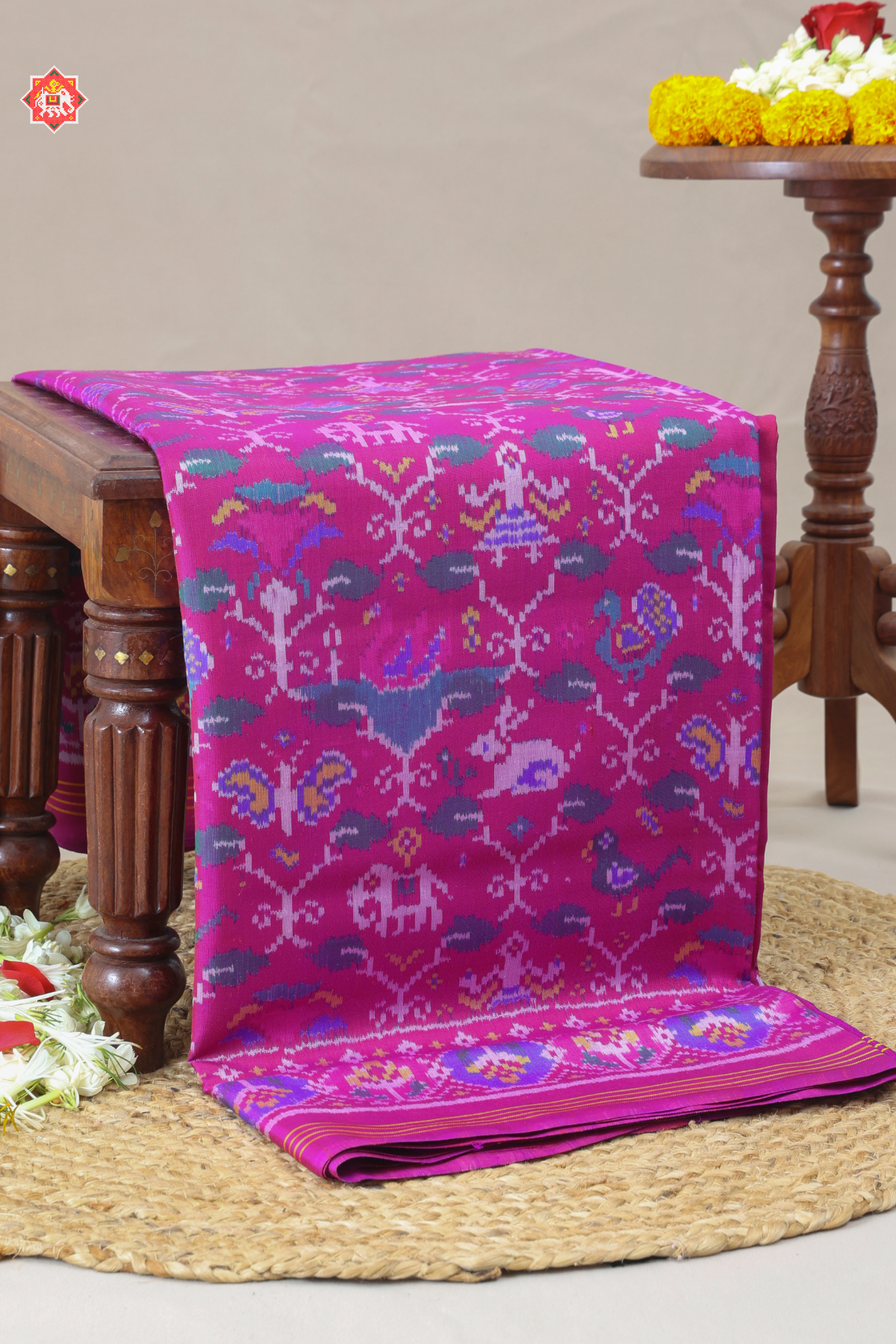 Small motifs design & traditional pallu semi double ikat patola saree