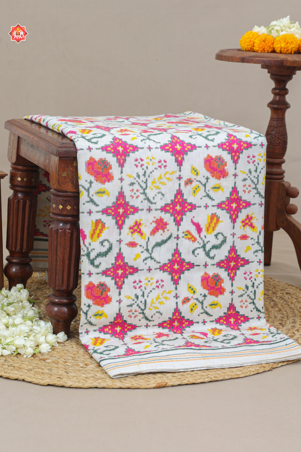 Masterpiece small chabadi design with flower & small lines border pure double ikat patola saree