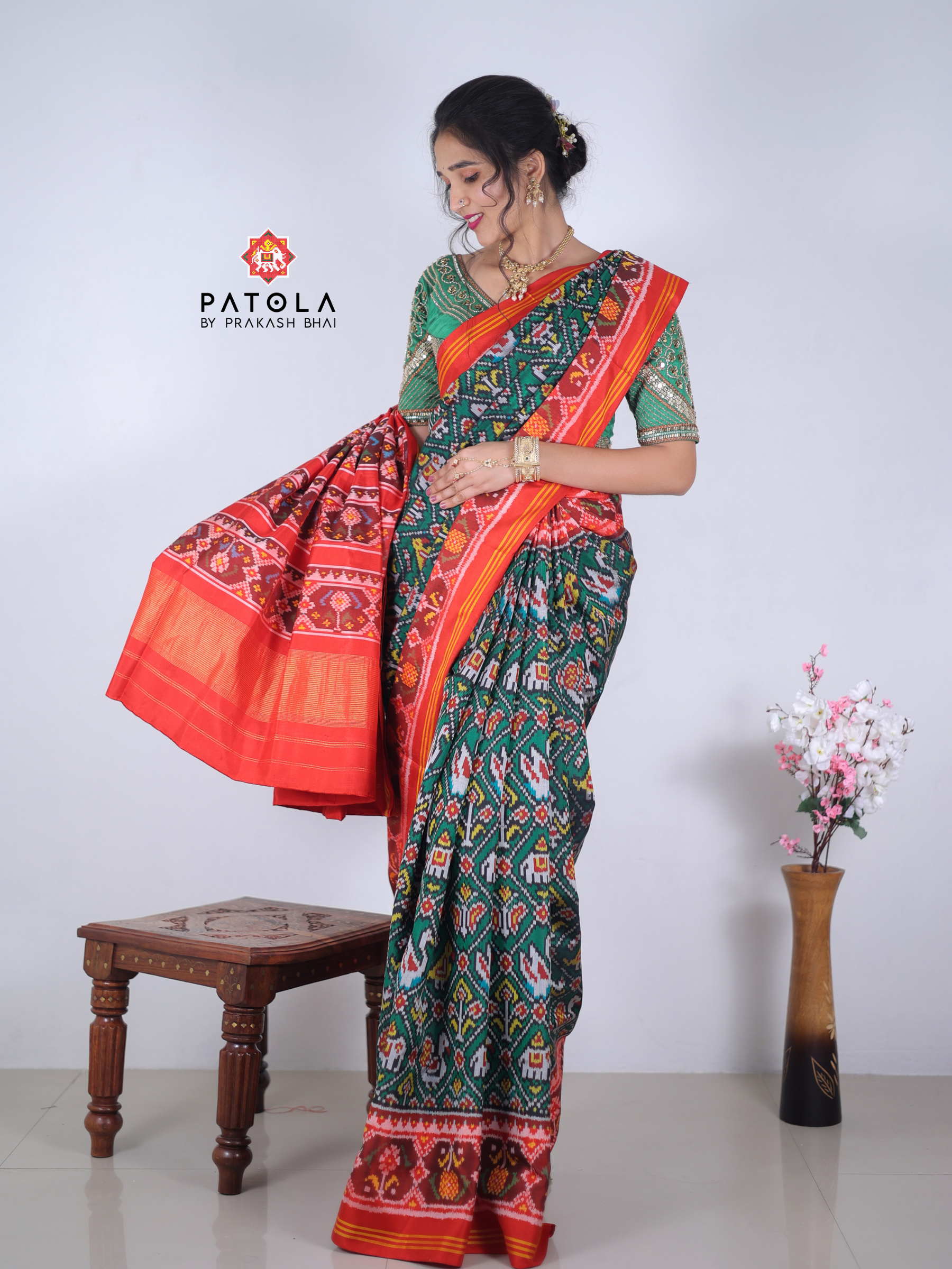 Green Narikunj Small Adtala Designer Semi Double Ikat Patola Saree
