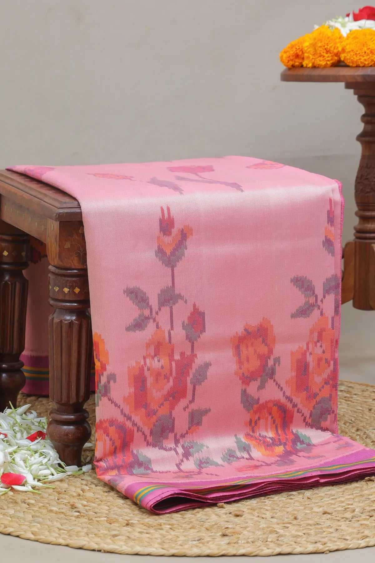 Masterpiece suct border with flower design pallu semi double ikat patola saree
