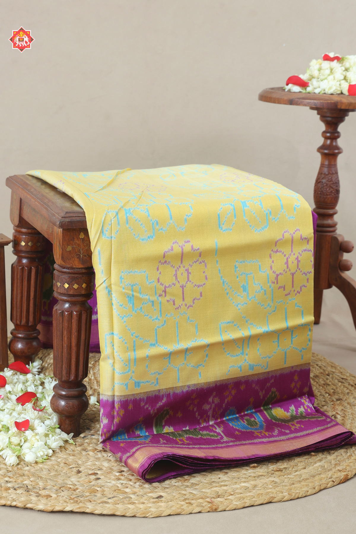 Funcy design with small tissue border single ikat patola saree