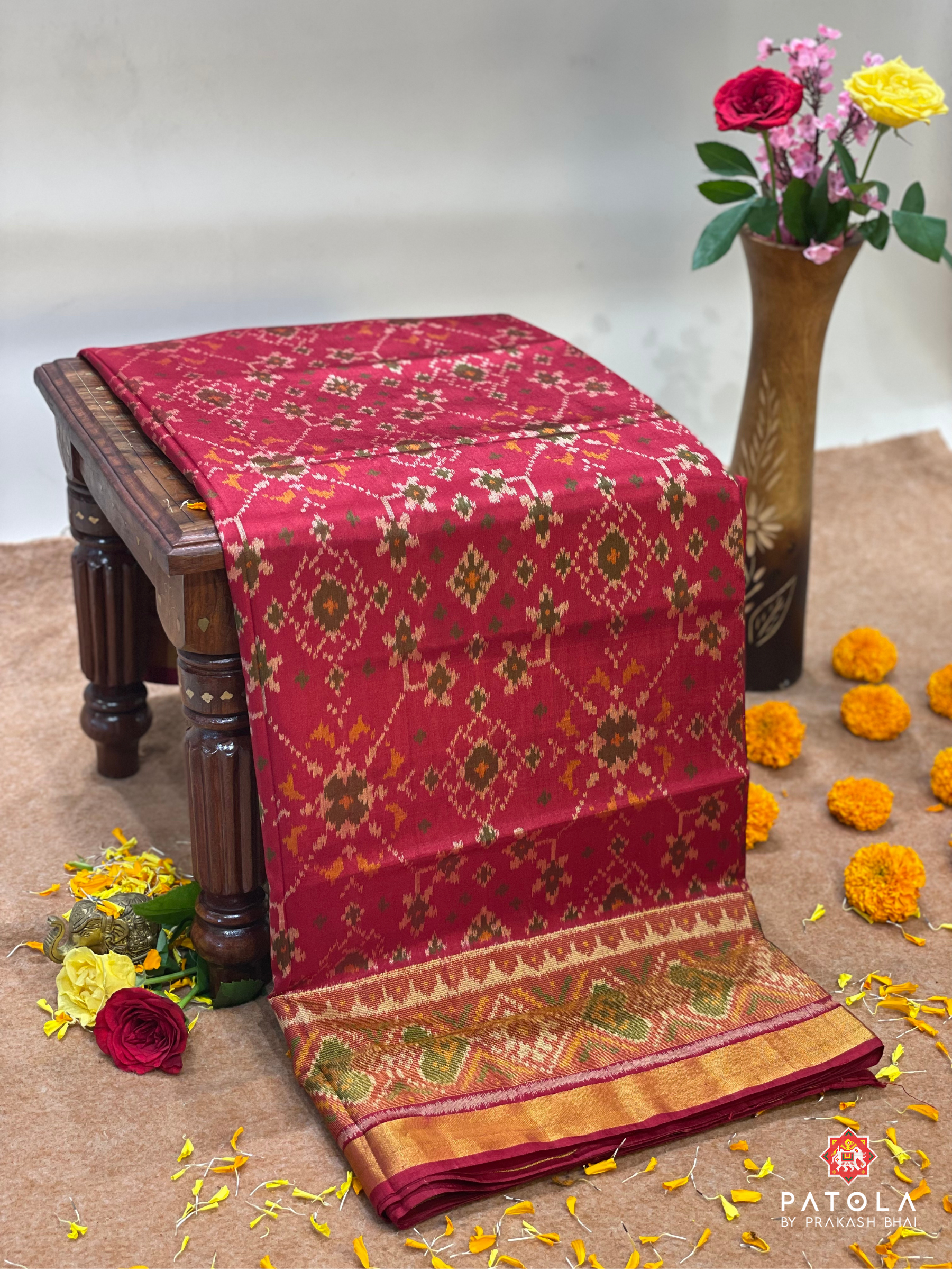 Traditional Navratna Design With Pallu Of Selaari Border Single Ikat Patola Saree