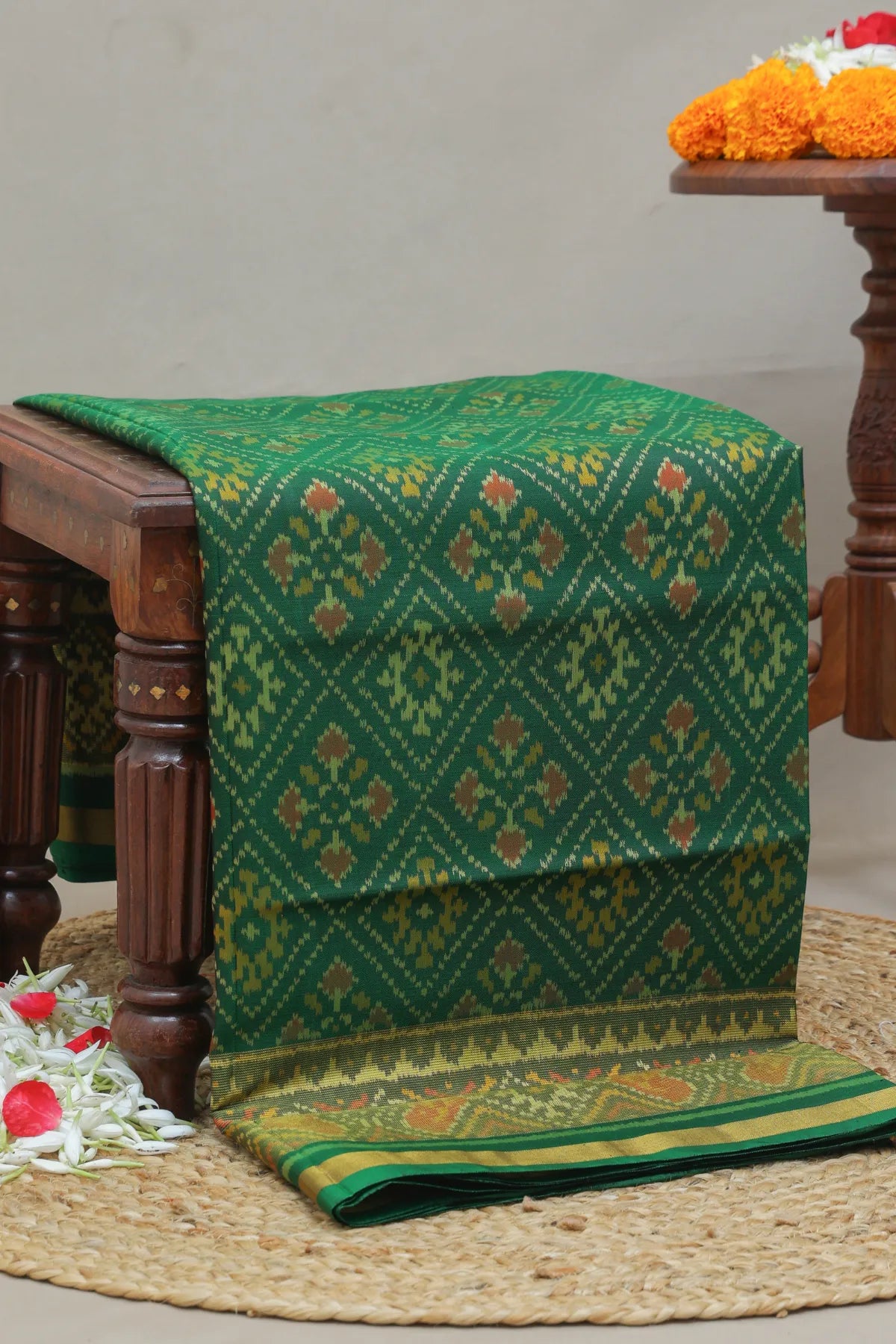 Chanda bhatt design with tissue border single ikat patola saree