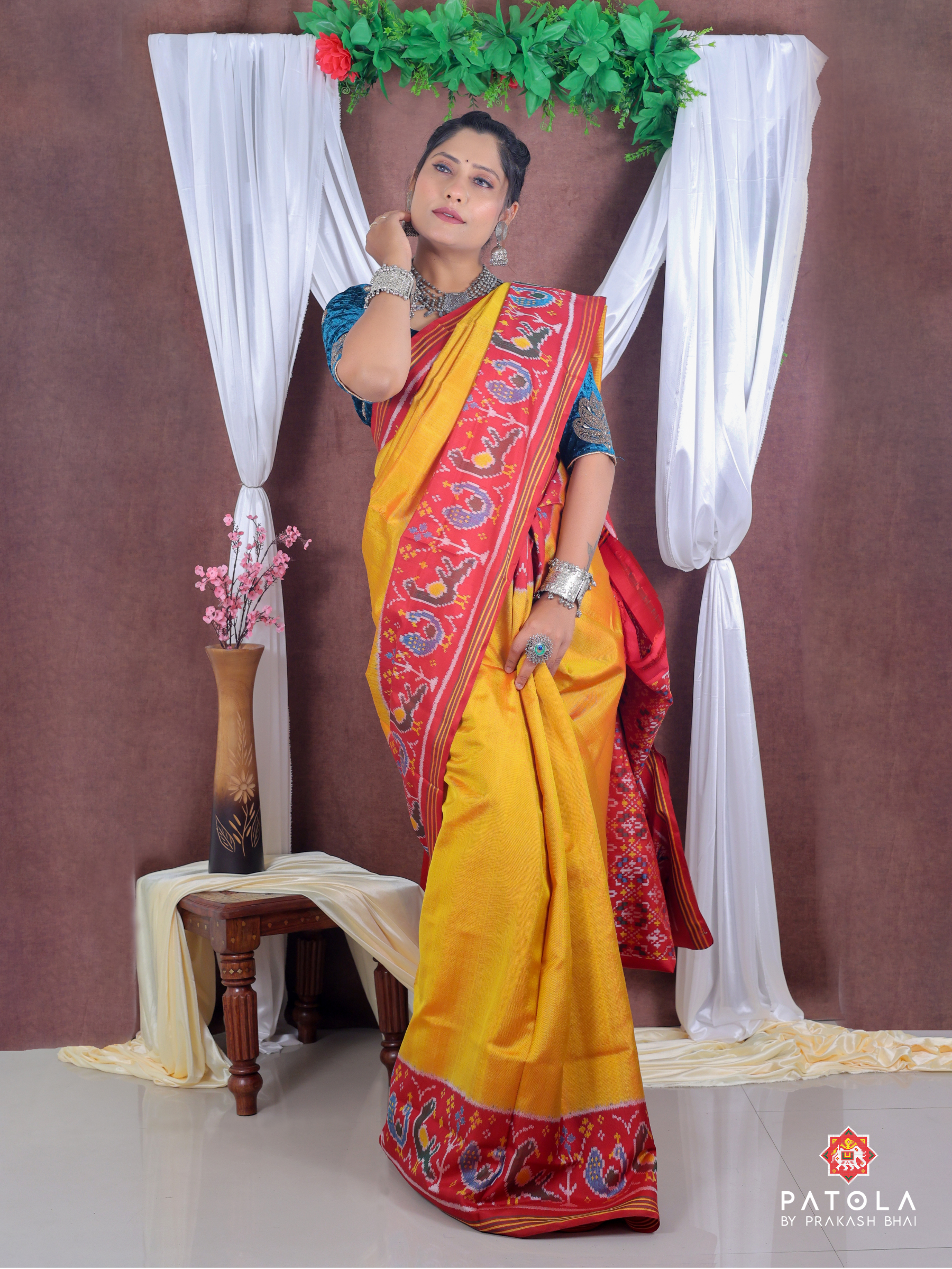 Plain Yellow Design With Patola Designer Blouse Semi Double Ikat Patola Saree