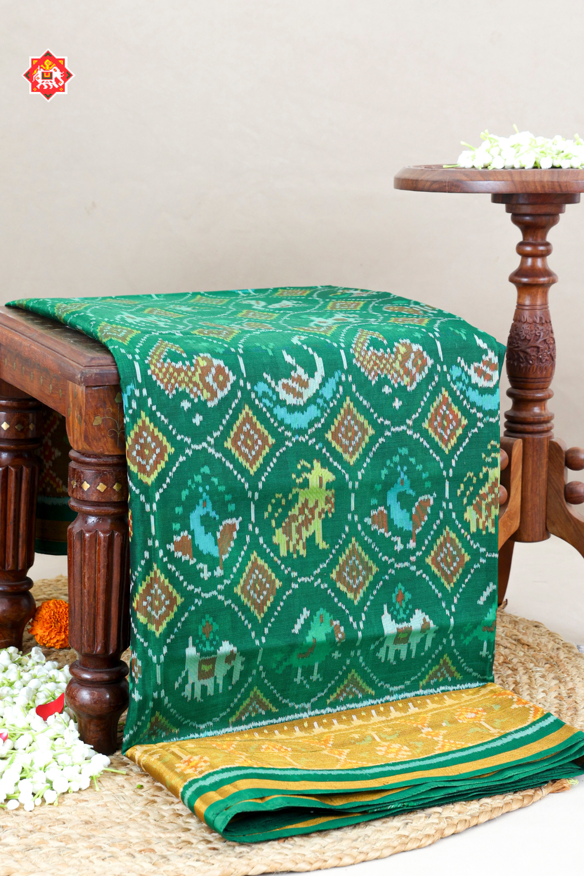 Small chabdi motifs design single ikat patola saree