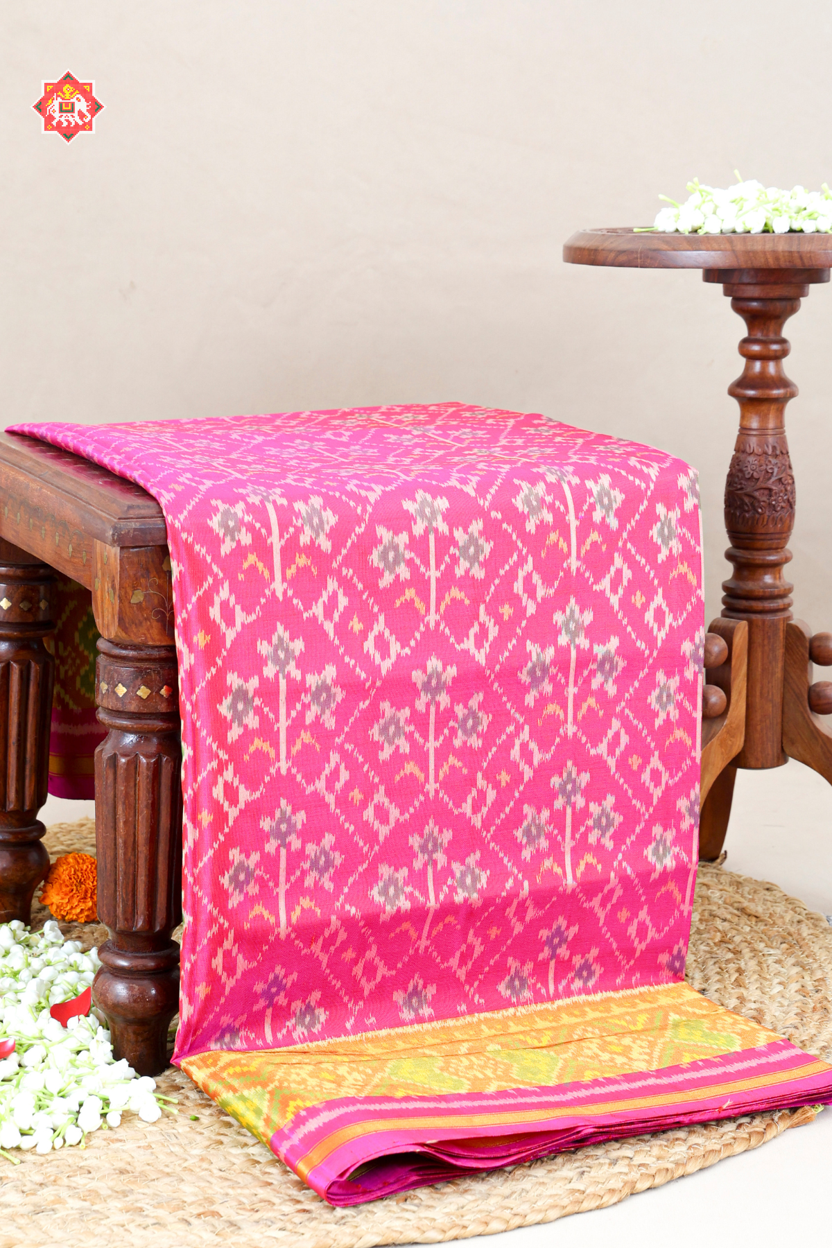 Funcy flower design with tissue border single ikat patola saree