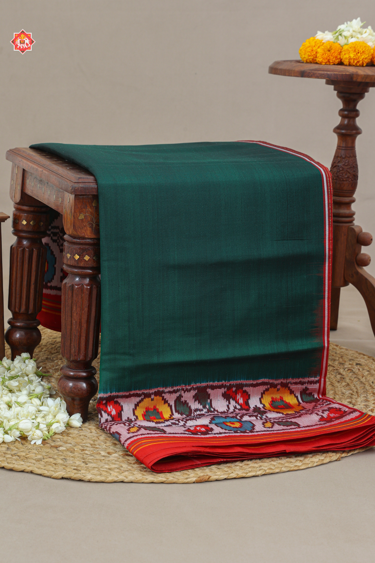 Plain patola with flower & blouse patola design Semi double ikat patola saree