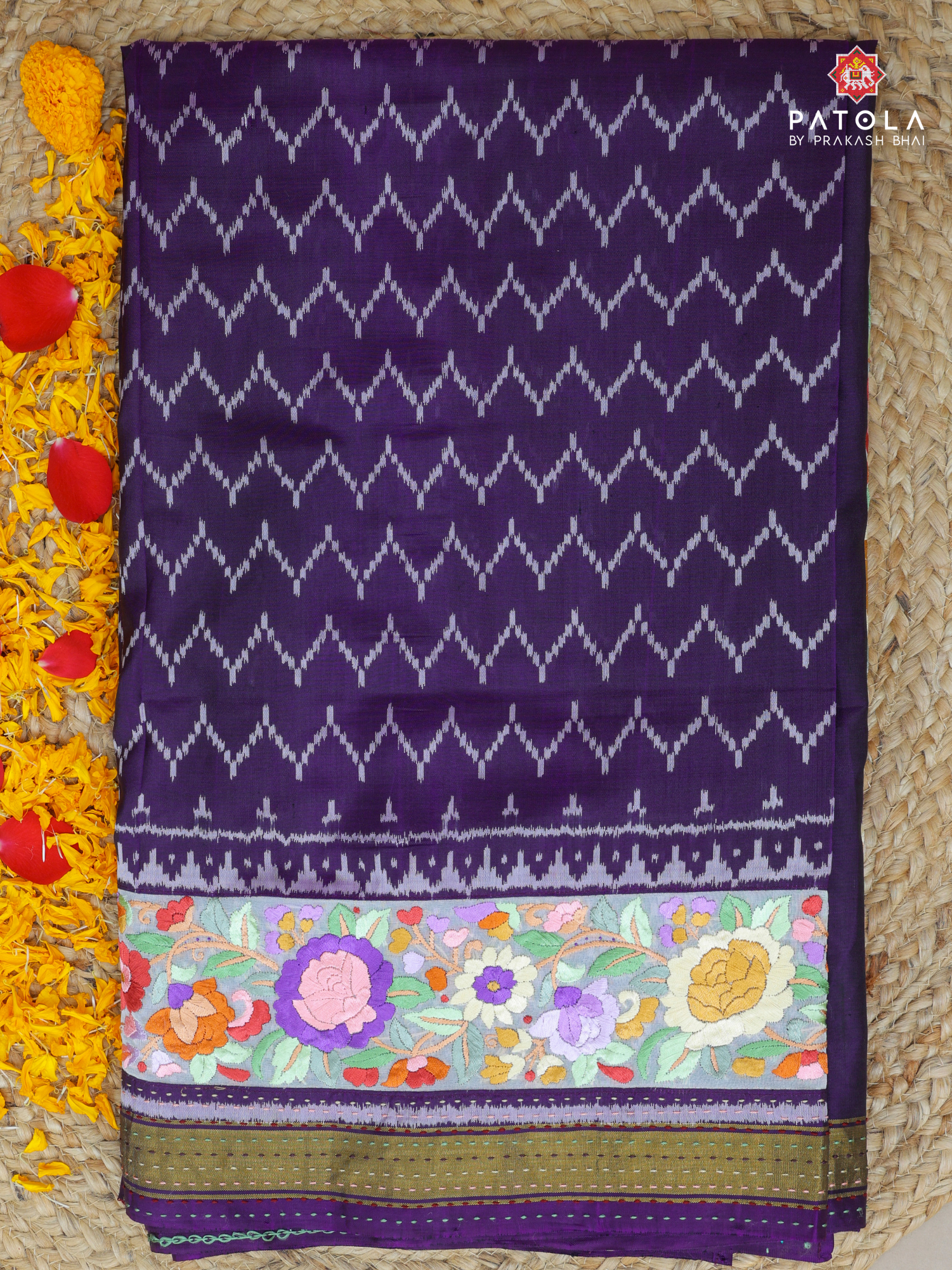 Masterpiece Zig-zag Designer patola with pure Handwork