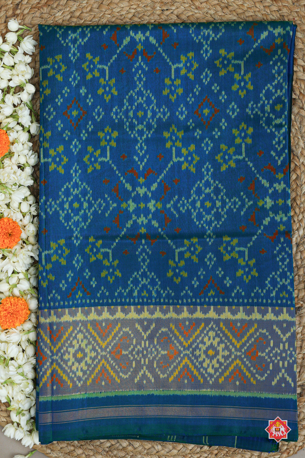 Navratna design with big tissue border single ikat patola saree
