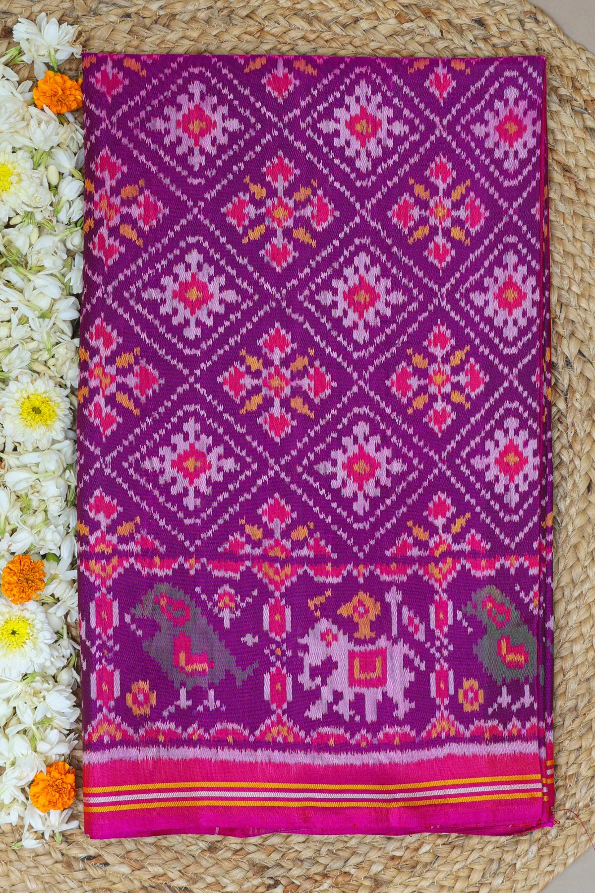 Plain colour chanda-Bhaat design with pallu border motif design  semi double ikat patola saree