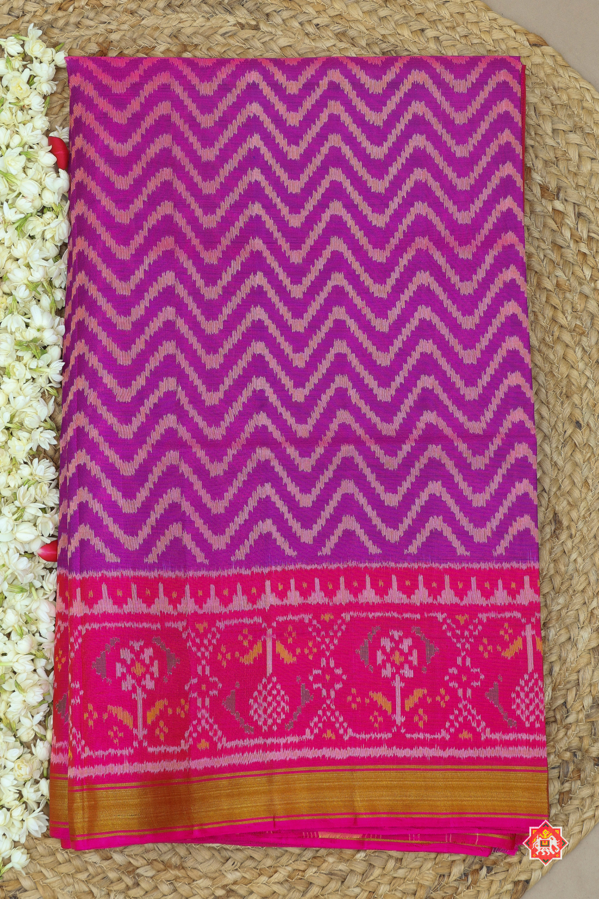 Zig-zag design with ghooghro border single ikat patola saree