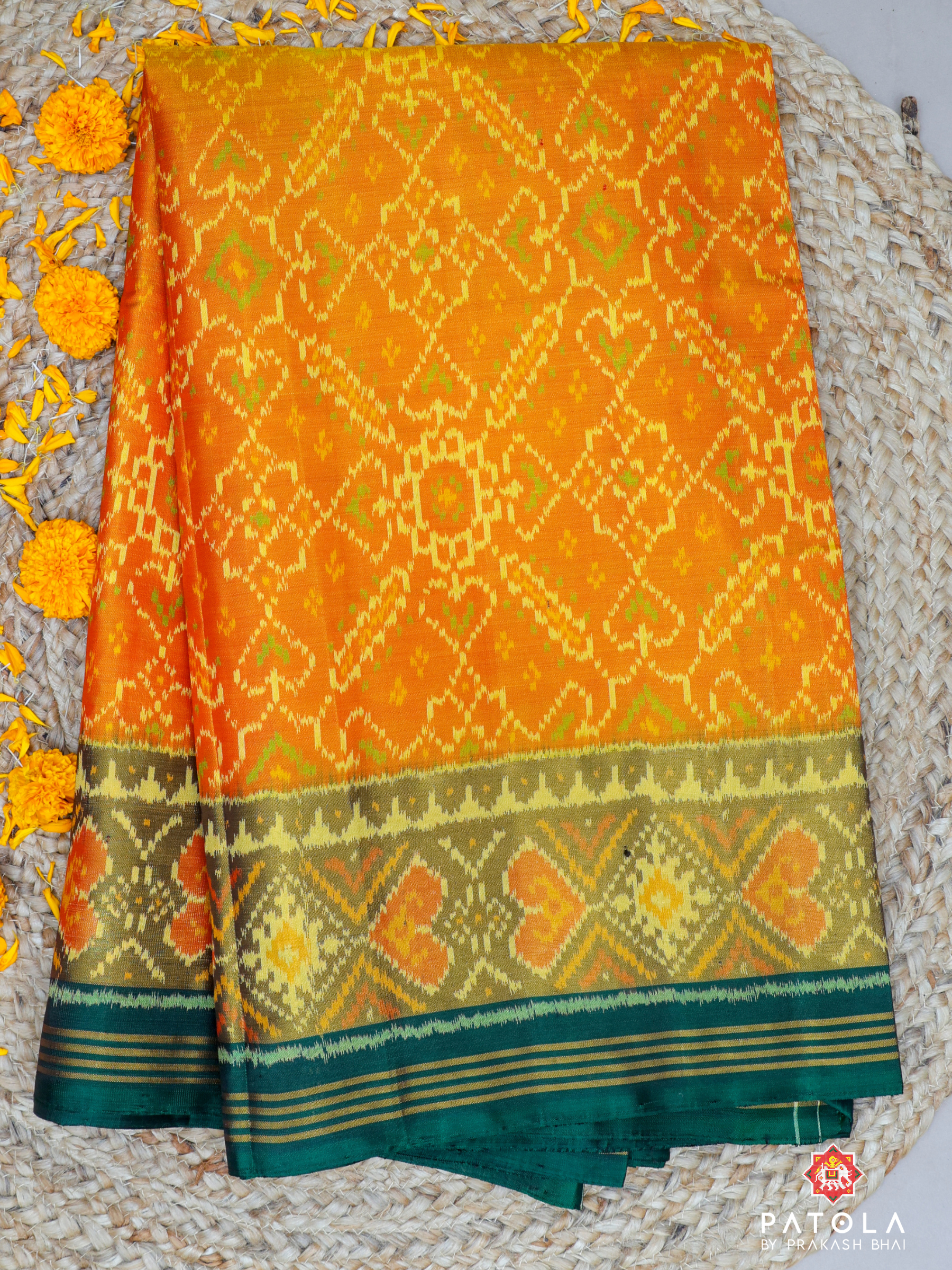 Pan Chanda - Manekchowk Design Single Ikat Patola Saree