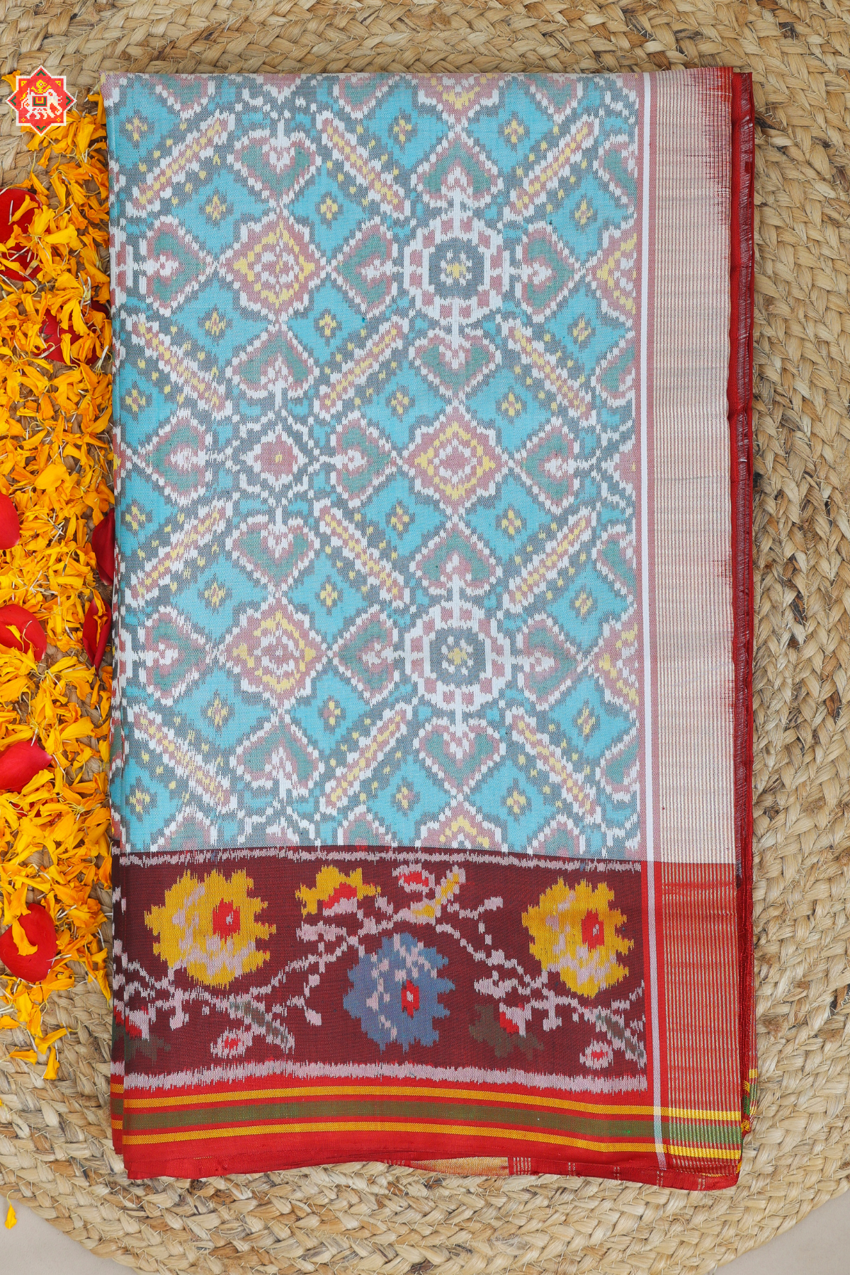 Paan chanda with flowers designer border and pallu border contras Semi double ikat patola saree