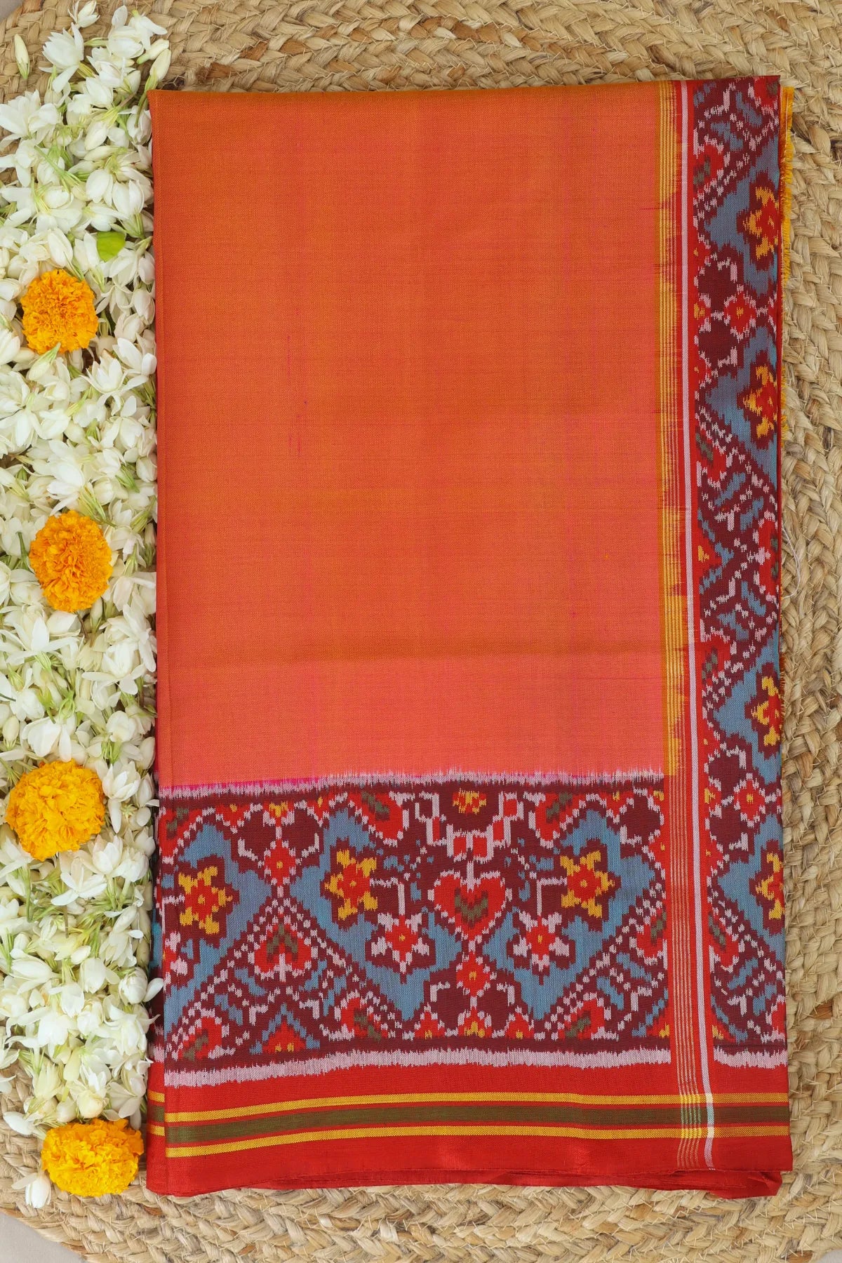 Plain patola with border pallu design paan chanda semi double ikat patola saree ( blouse patola design)