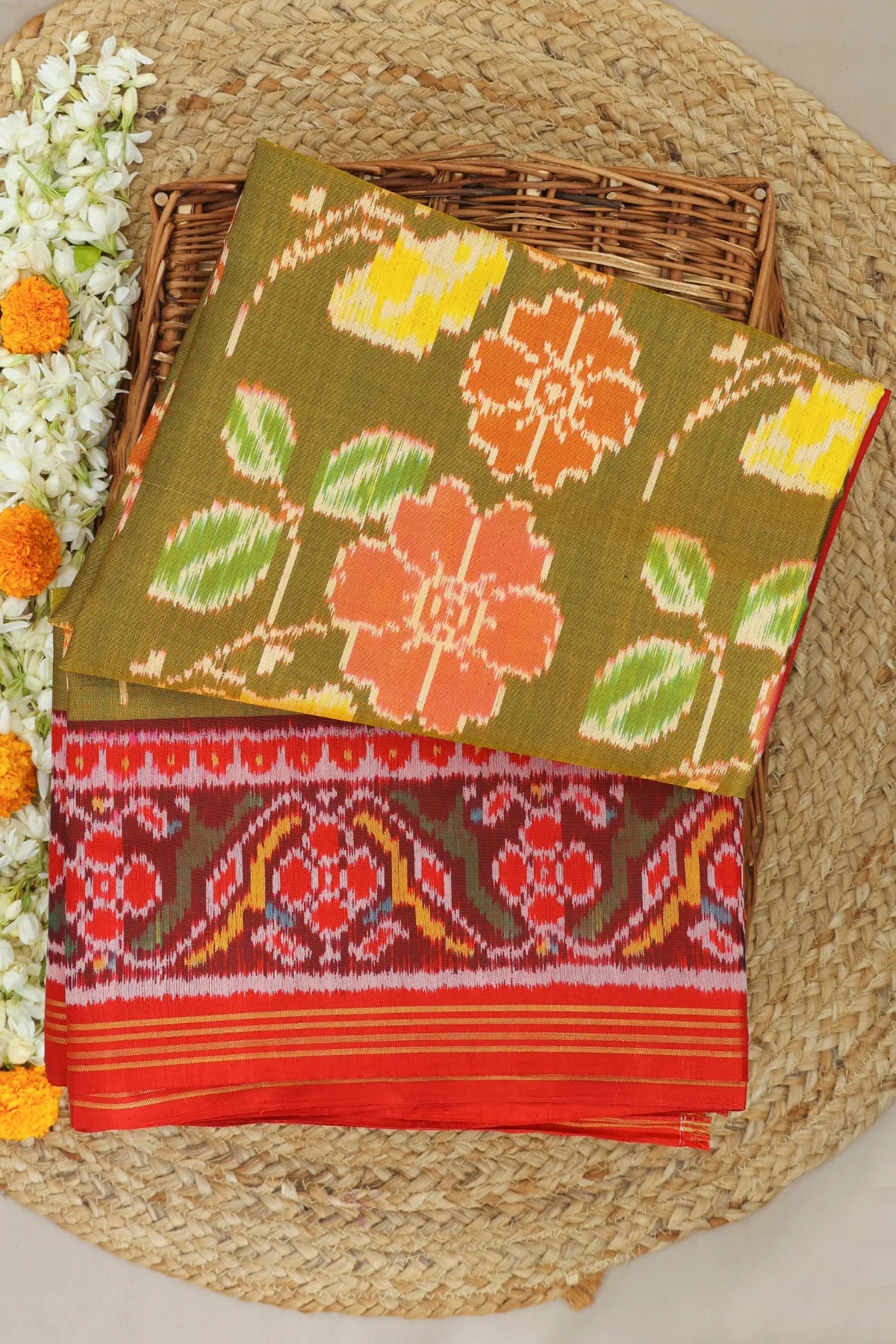 Funncy flower design with pallu border traditional design semi double ikat patola saree