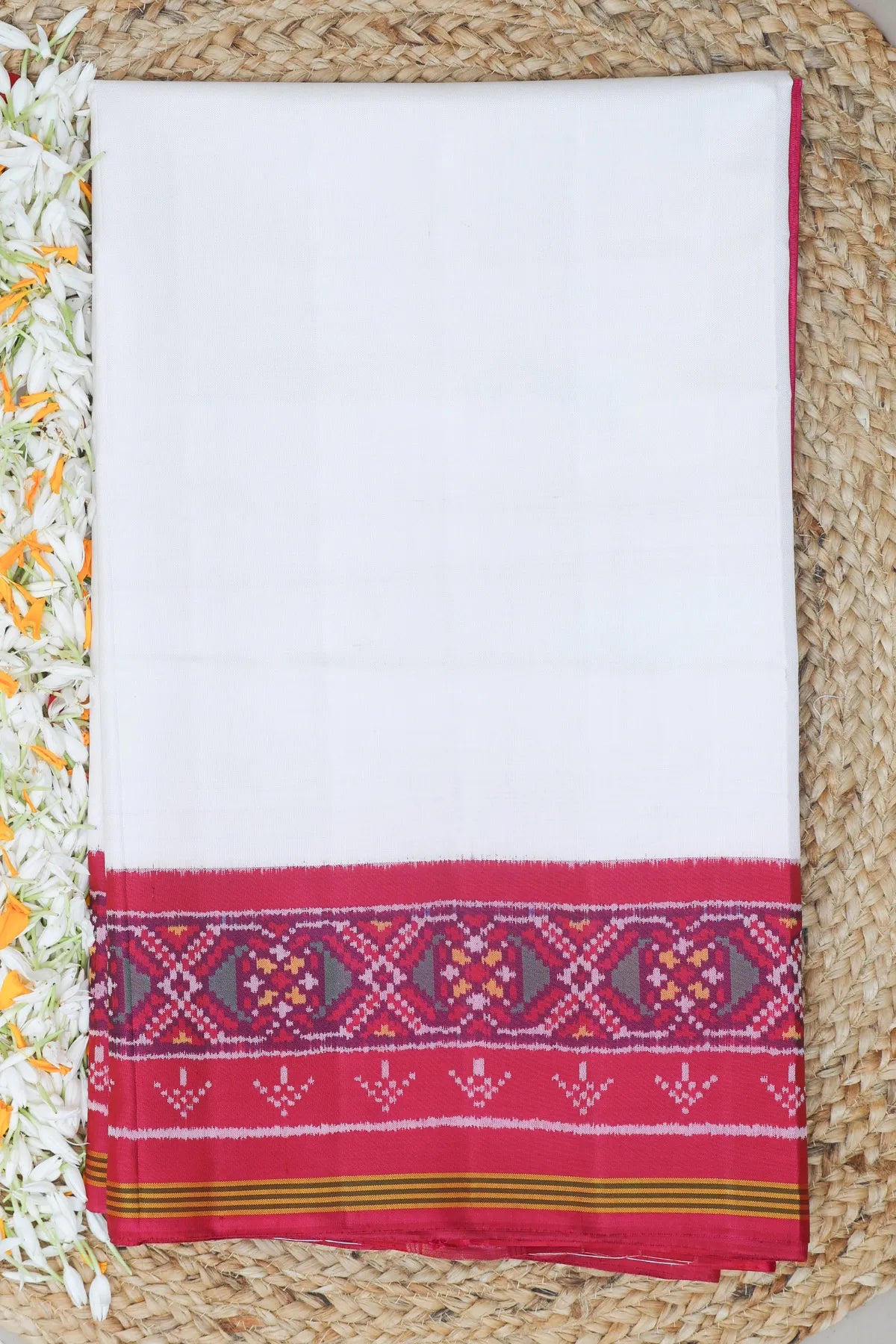 Plain patola saree with pallu border traditional design semi double ikat patola saree